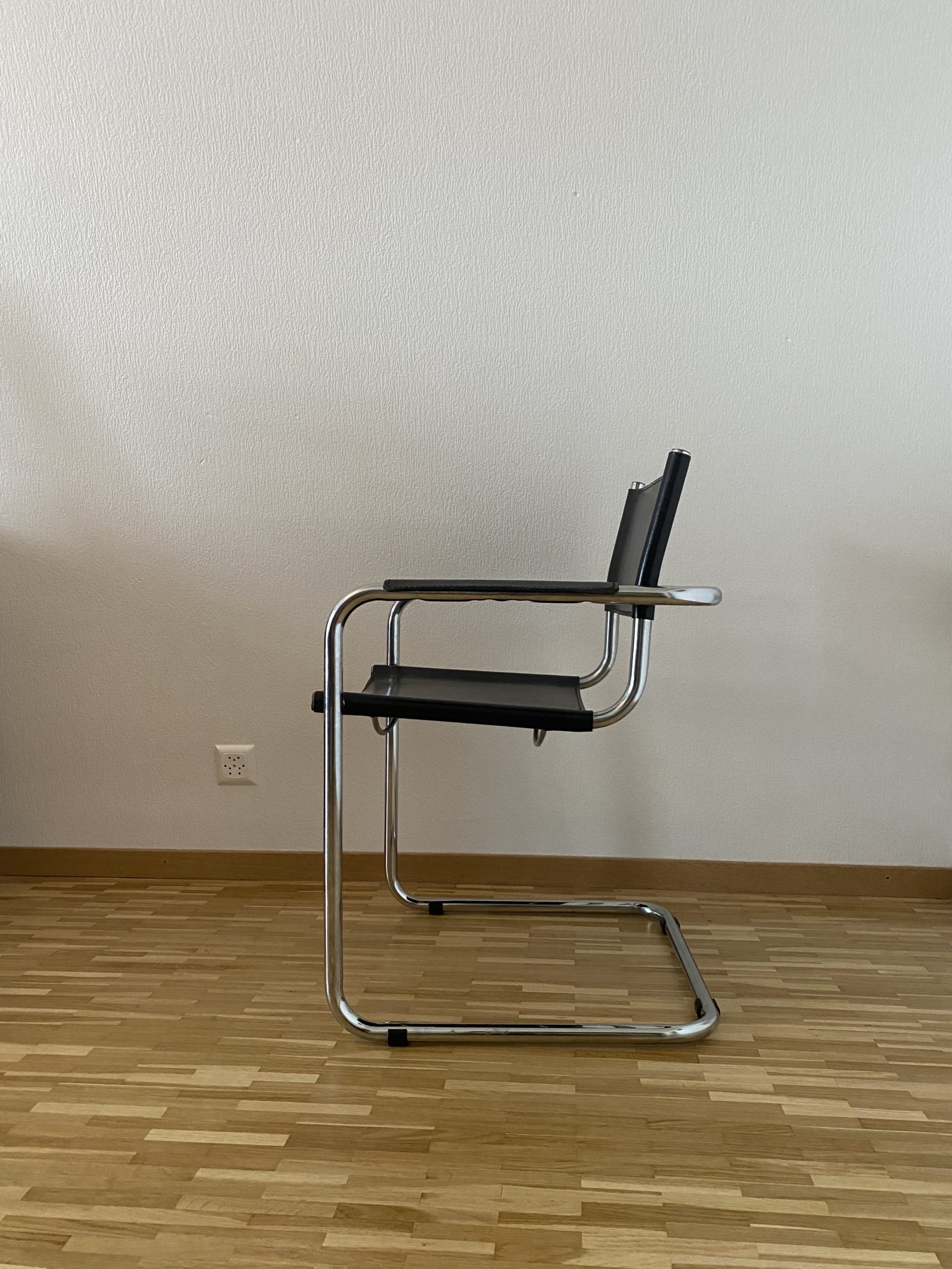 Paire de chaises cantilever – Image 7