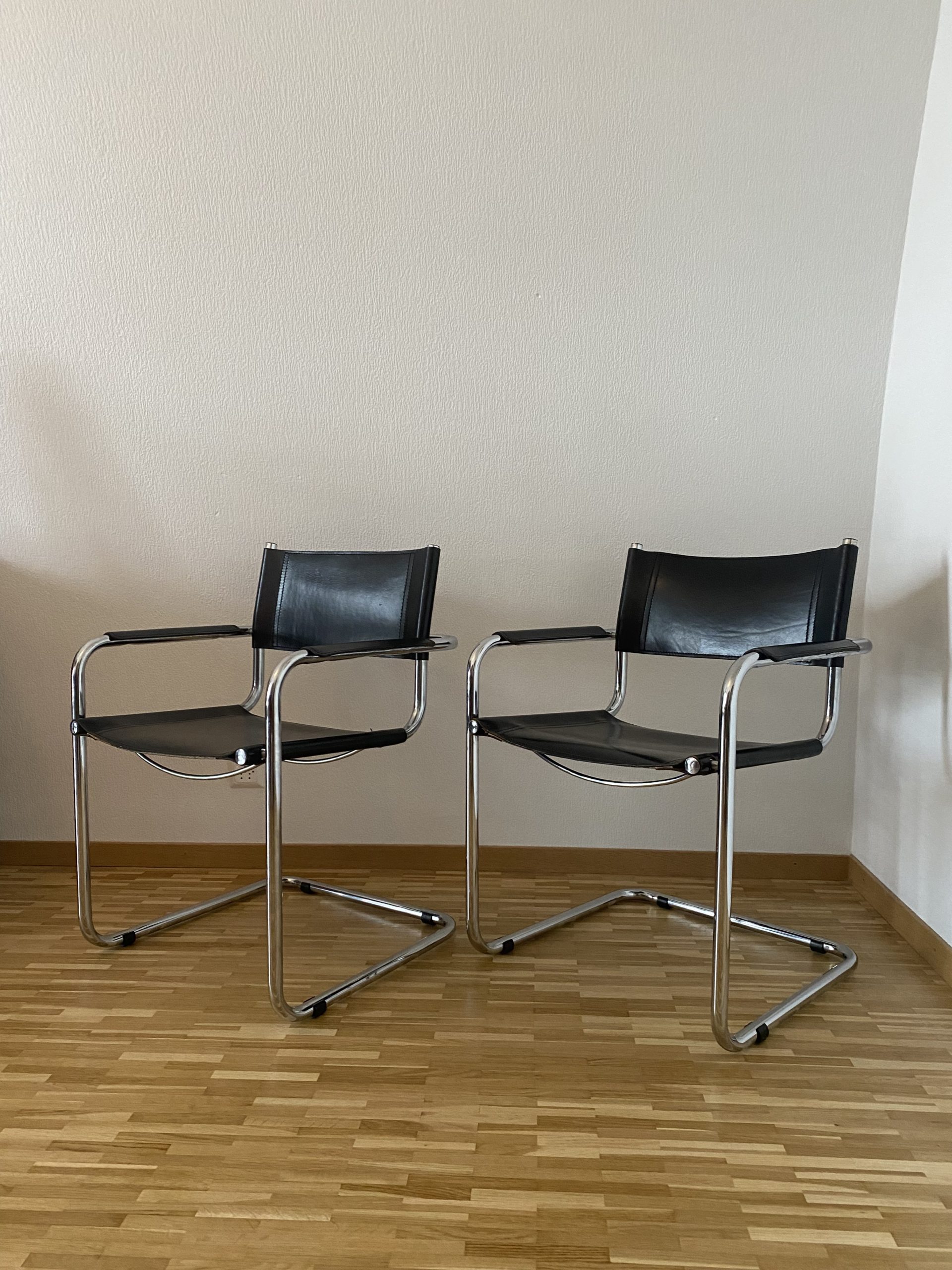 Paire de chaises cantilever – Image 4