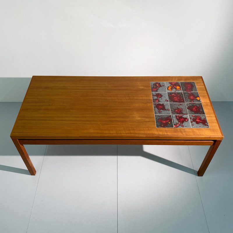 Table danoise en bois avec carreaux en céramique – Image 9