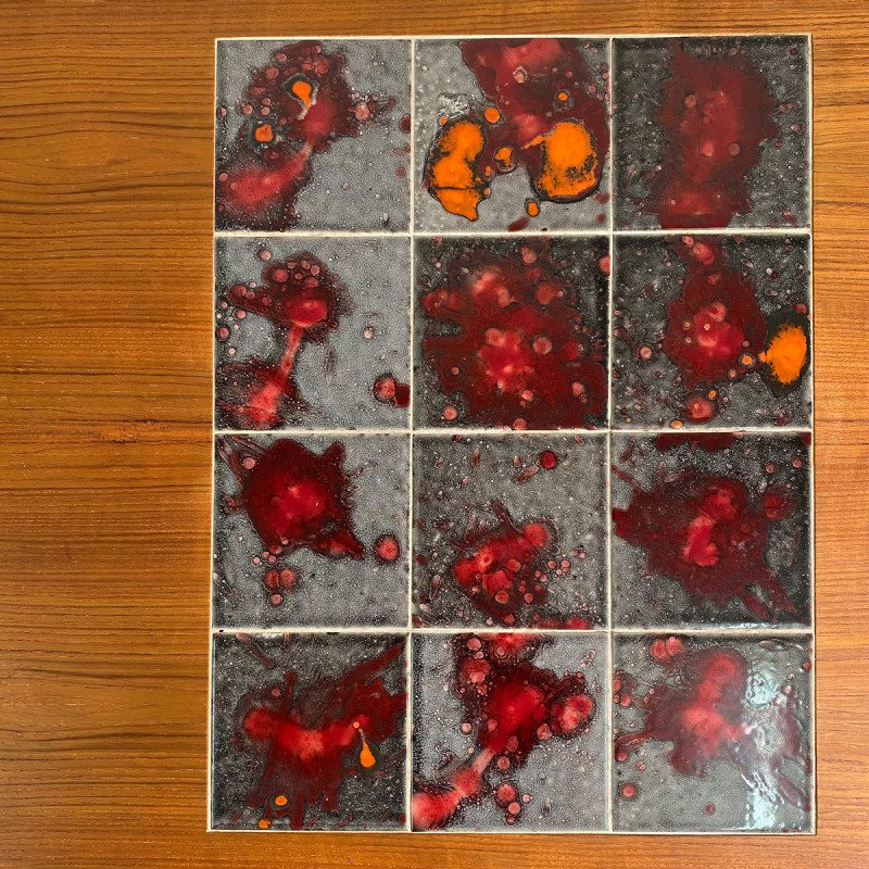 Table danoise en bois avec carreaux en céramique – Image 5