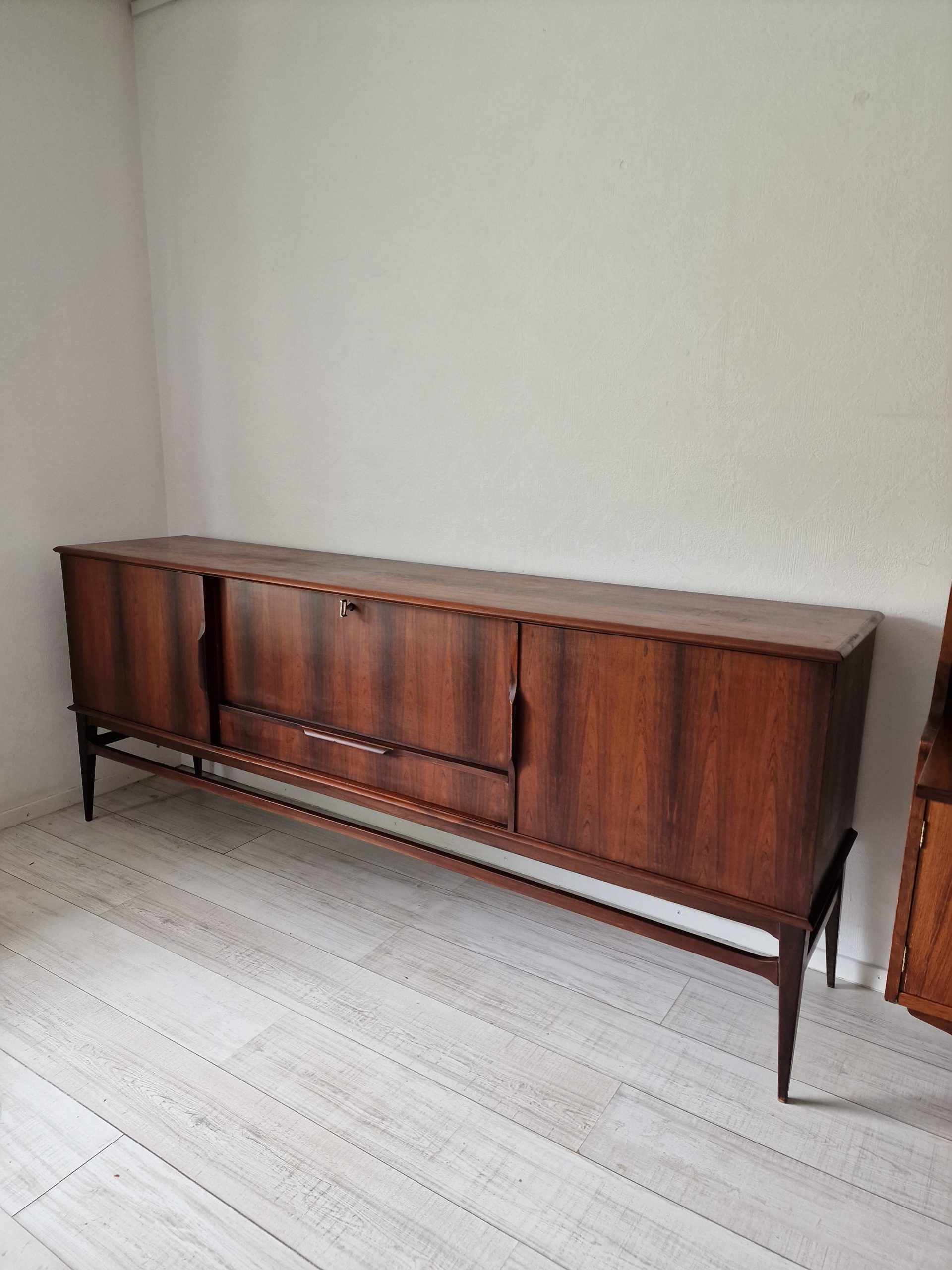 Sideboard scandinave en palissandre – Bild 3