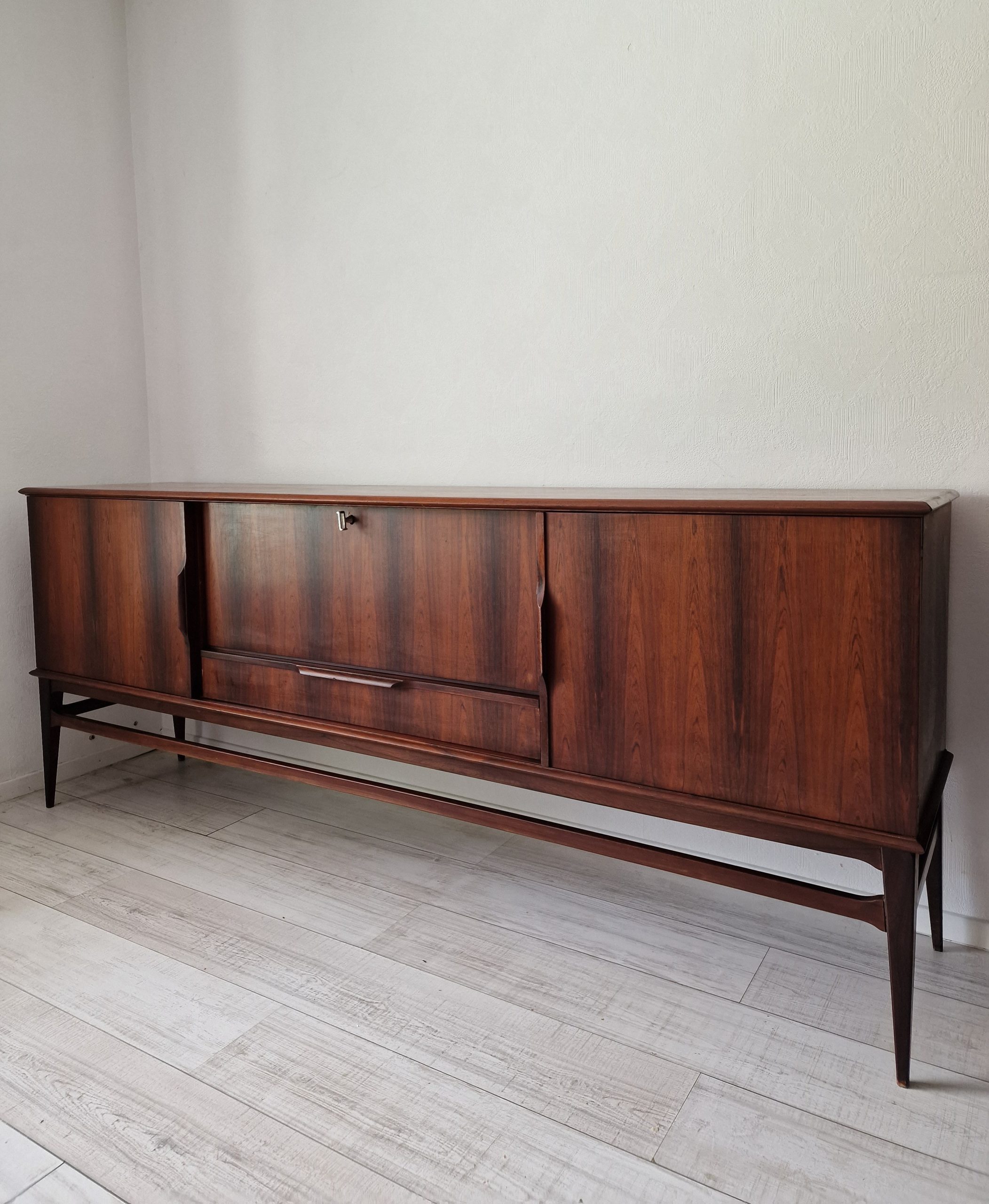Sideboard scandinave en palissandre – Bild 2