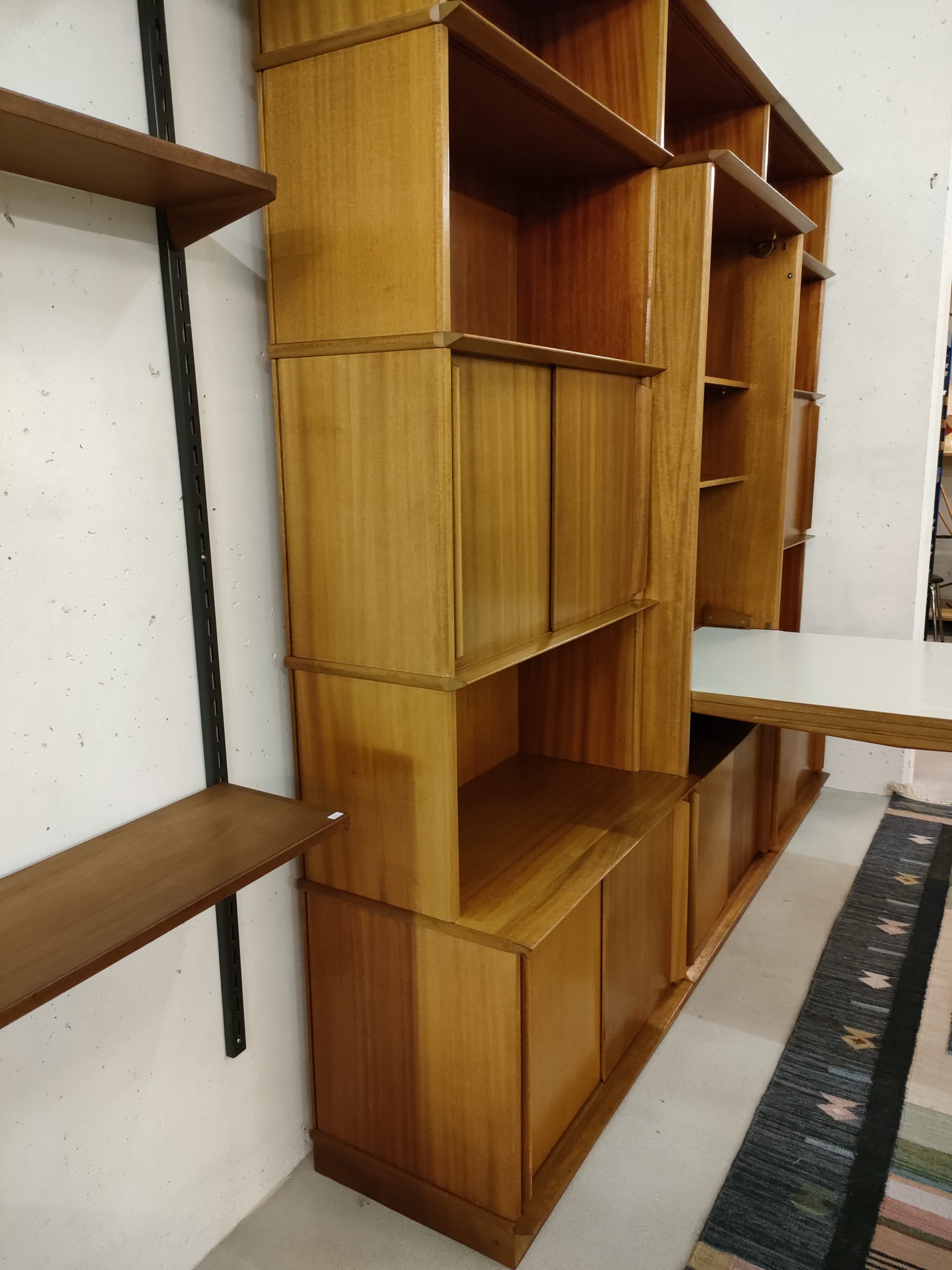 Étagère bibliothèque Oscar avec table intégrée – Image 10