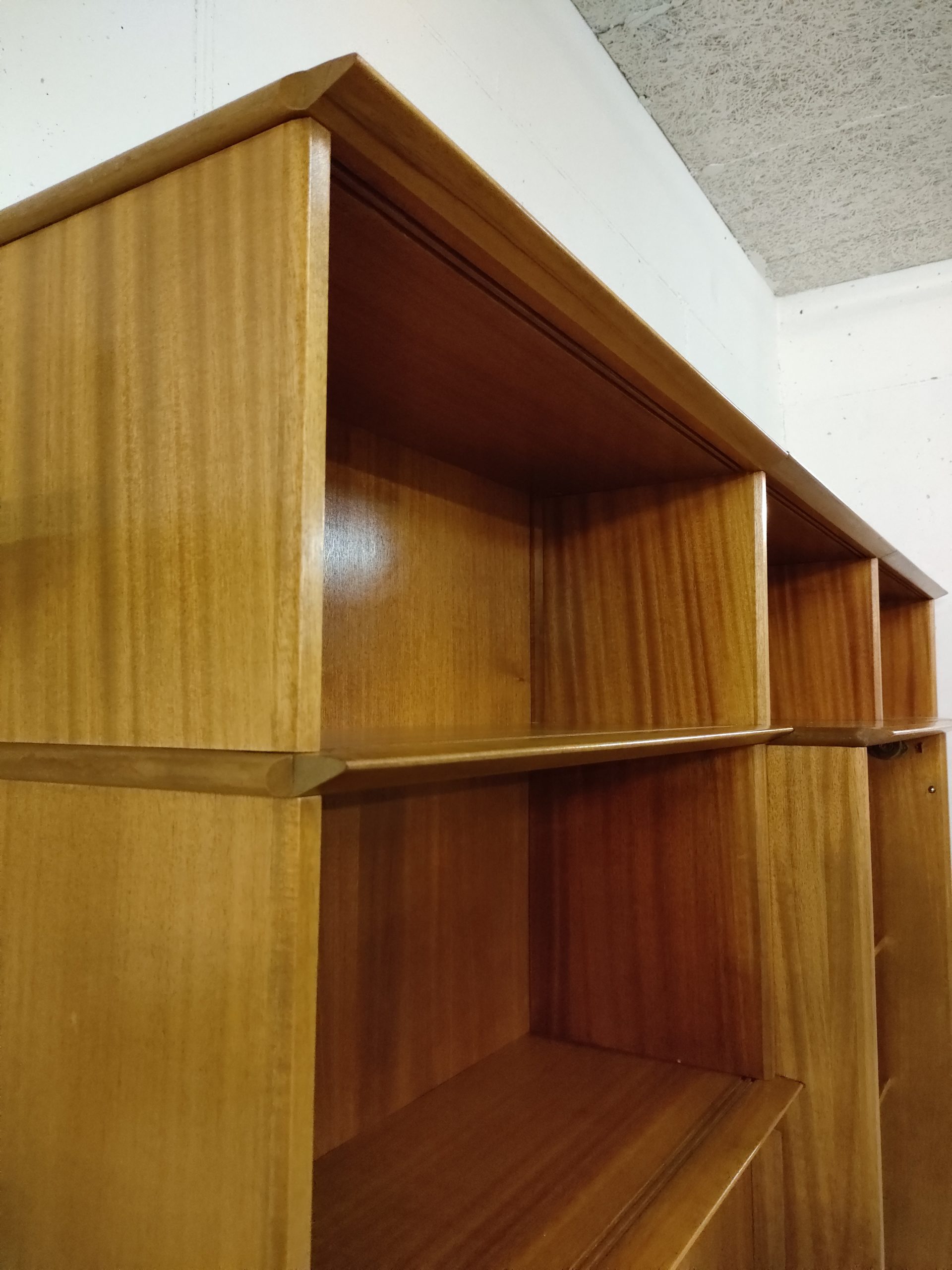 Étagère bibliothèque Oscar avec table intégrée – Image 11