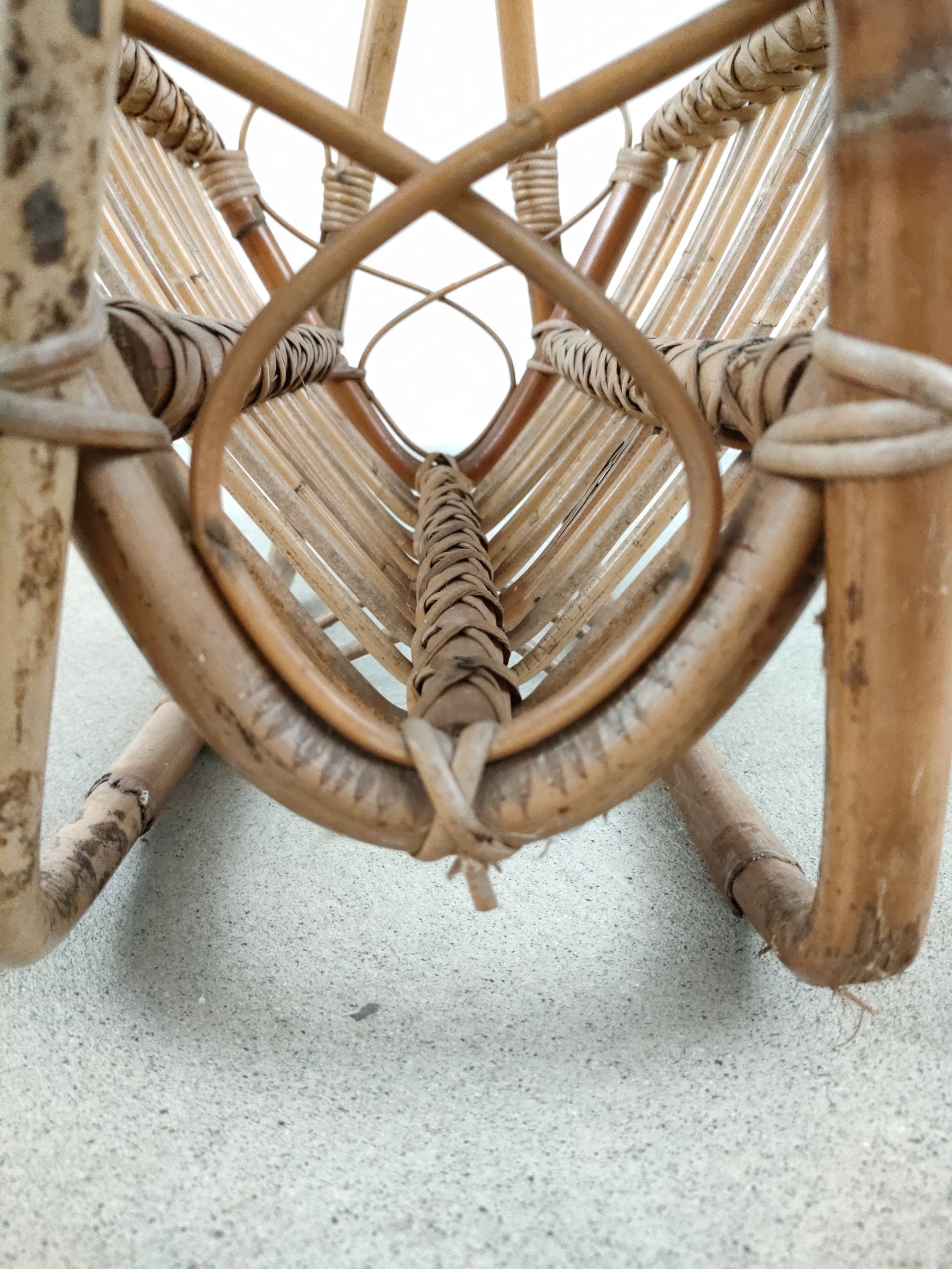 Porte-revues en rotin – Image 11