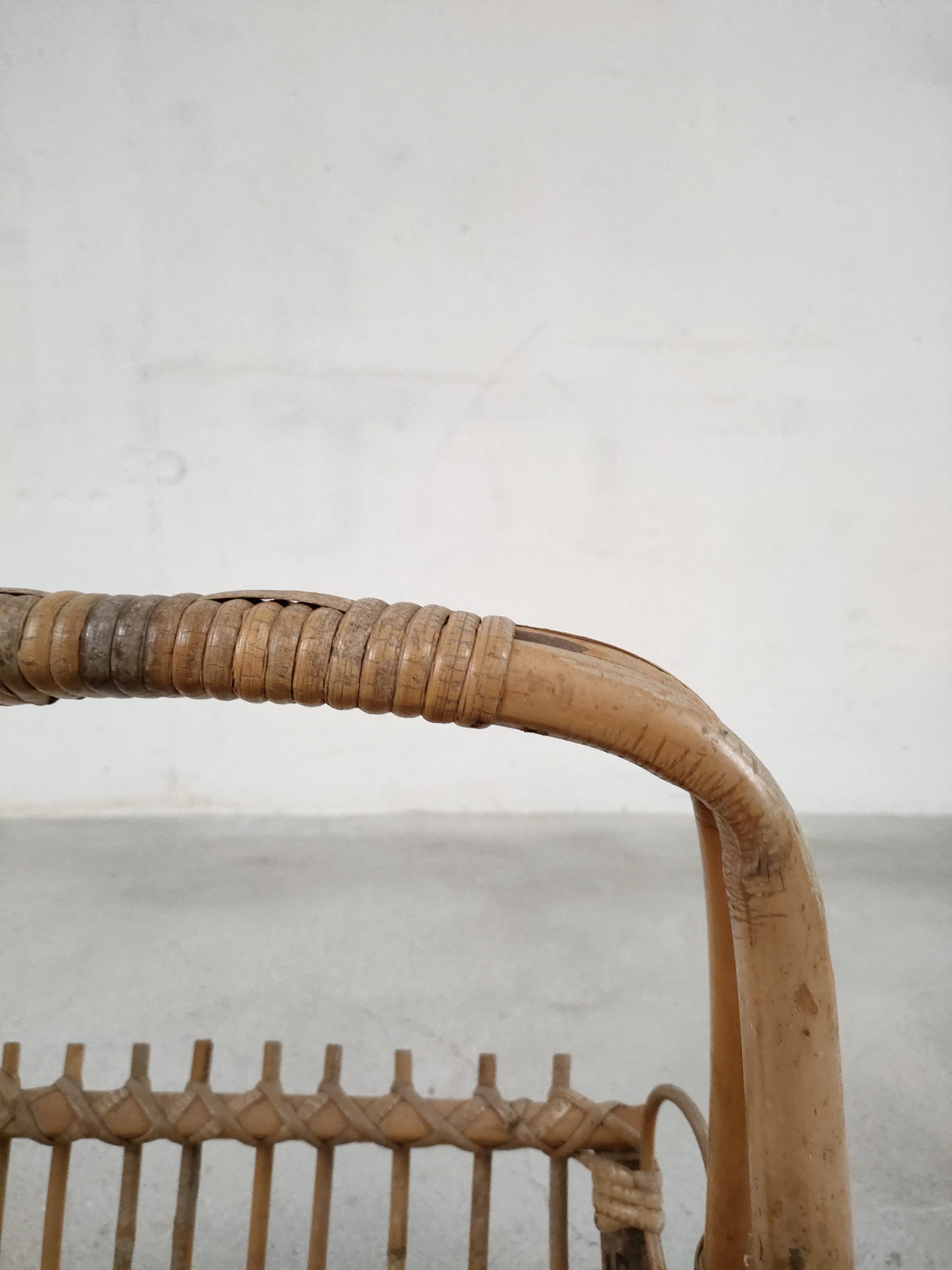 Porte-revues en rotin – Image 12