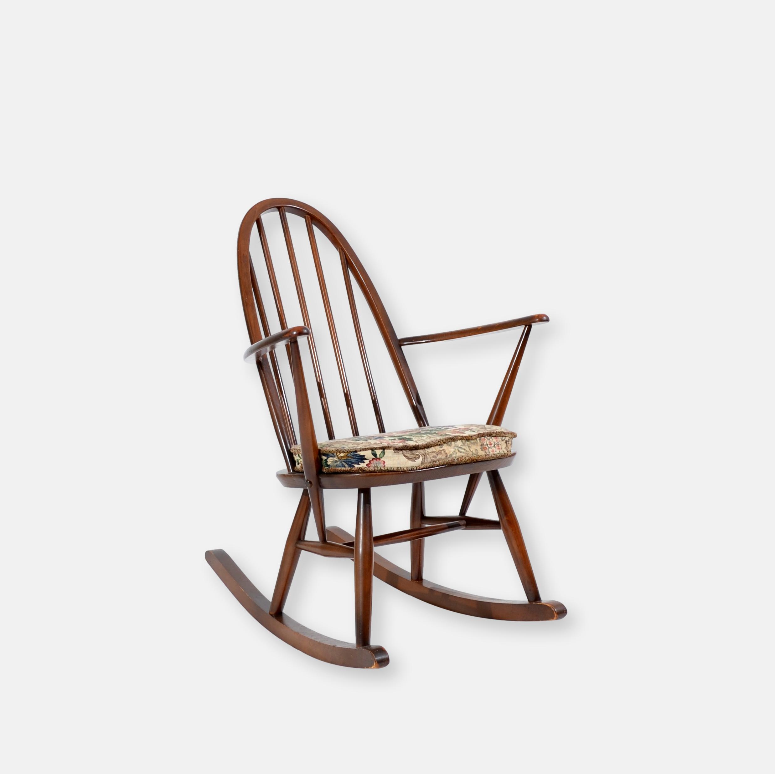 Rocking chair Quaker 428 par Ercol