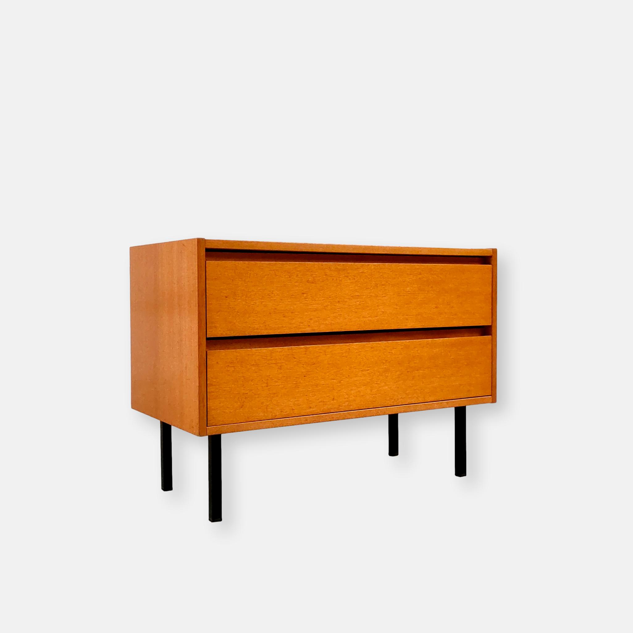 Meuble de rangement mobilier et objets déco vintage