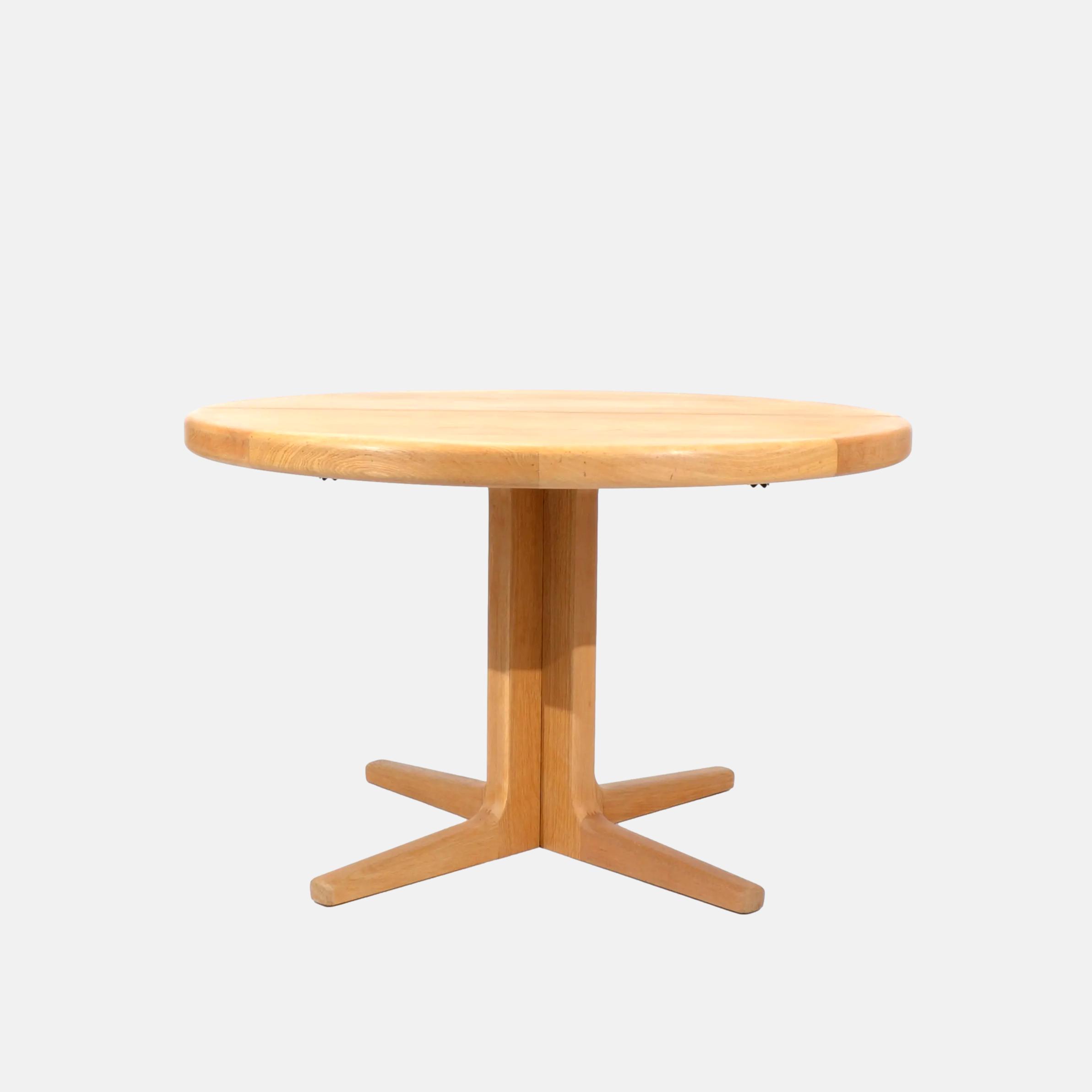 Table à manger en chêne Danemark 70s