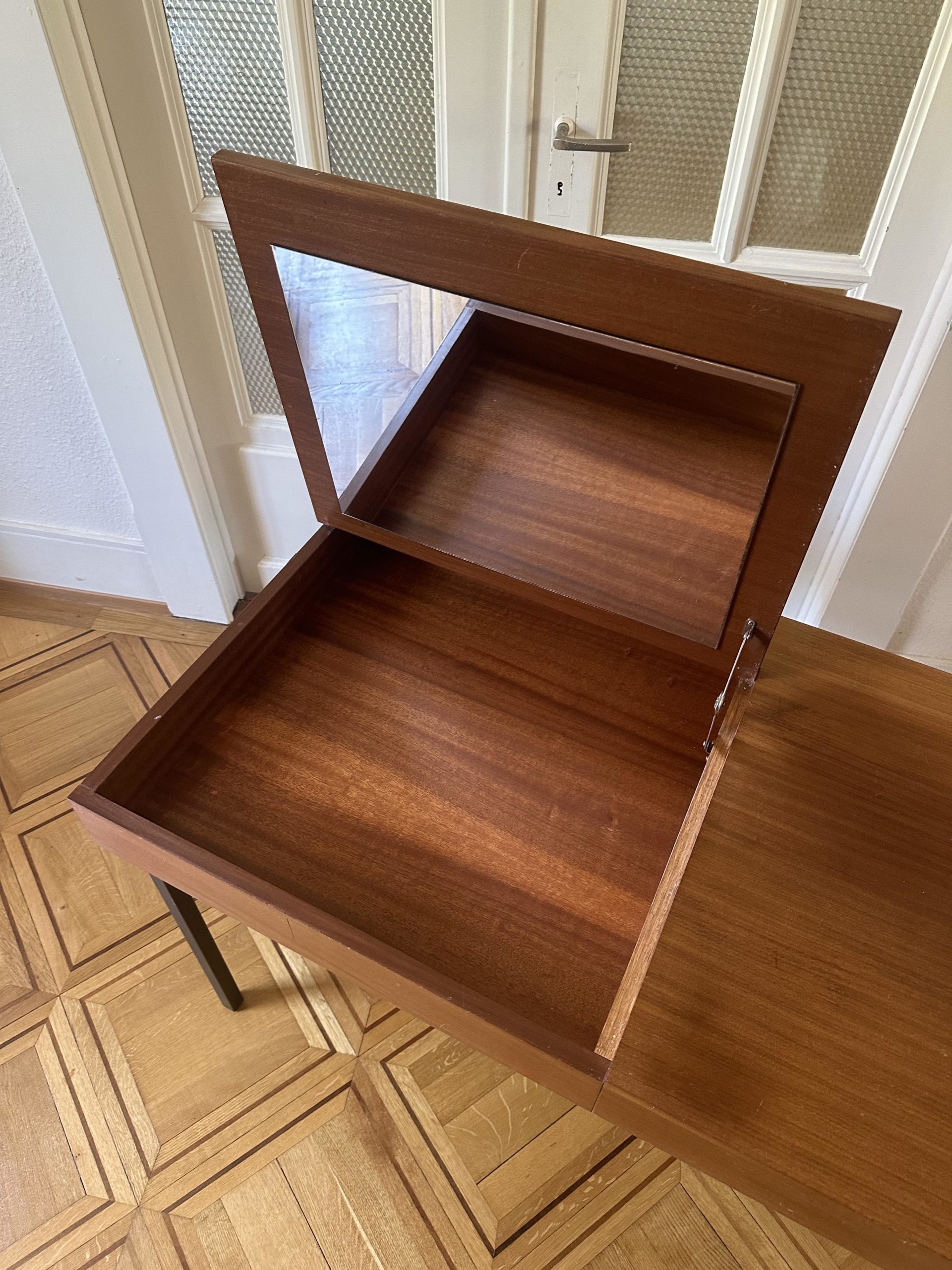 Petit bureau fin / coiffeuse en teck – Image 5