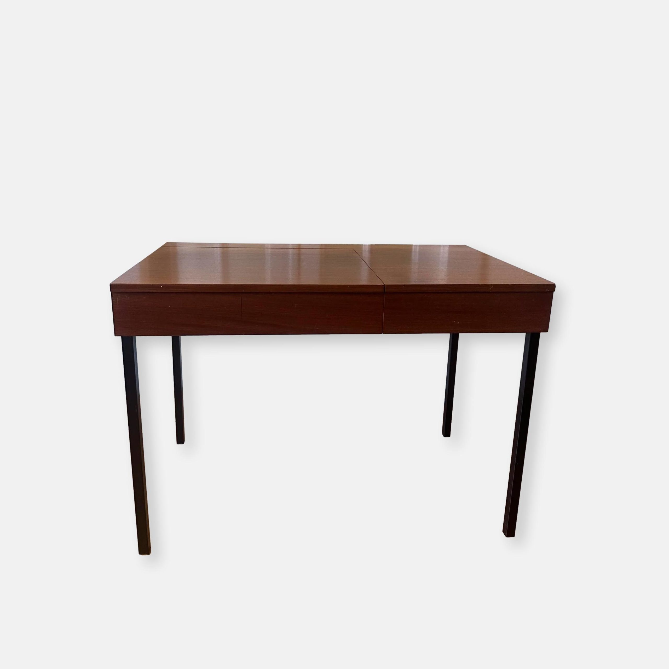 Petit bureau fin / coiffeuse en teck