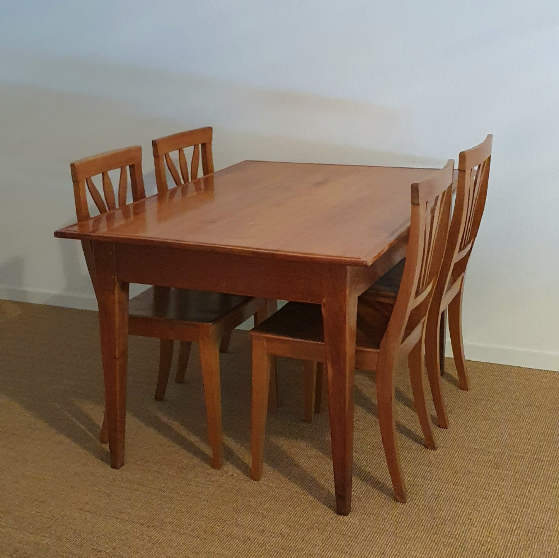 Table à manger en cerisier – Image 3