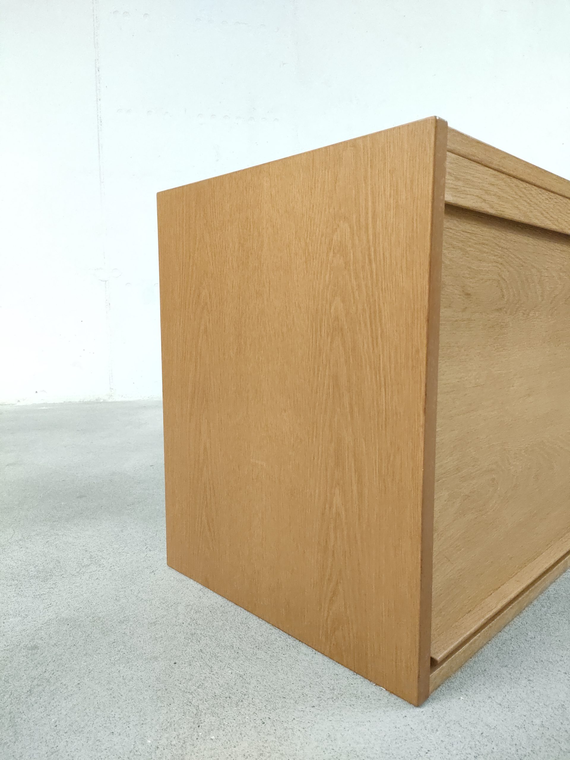 Meuble de rangement à rideaux – Image 4