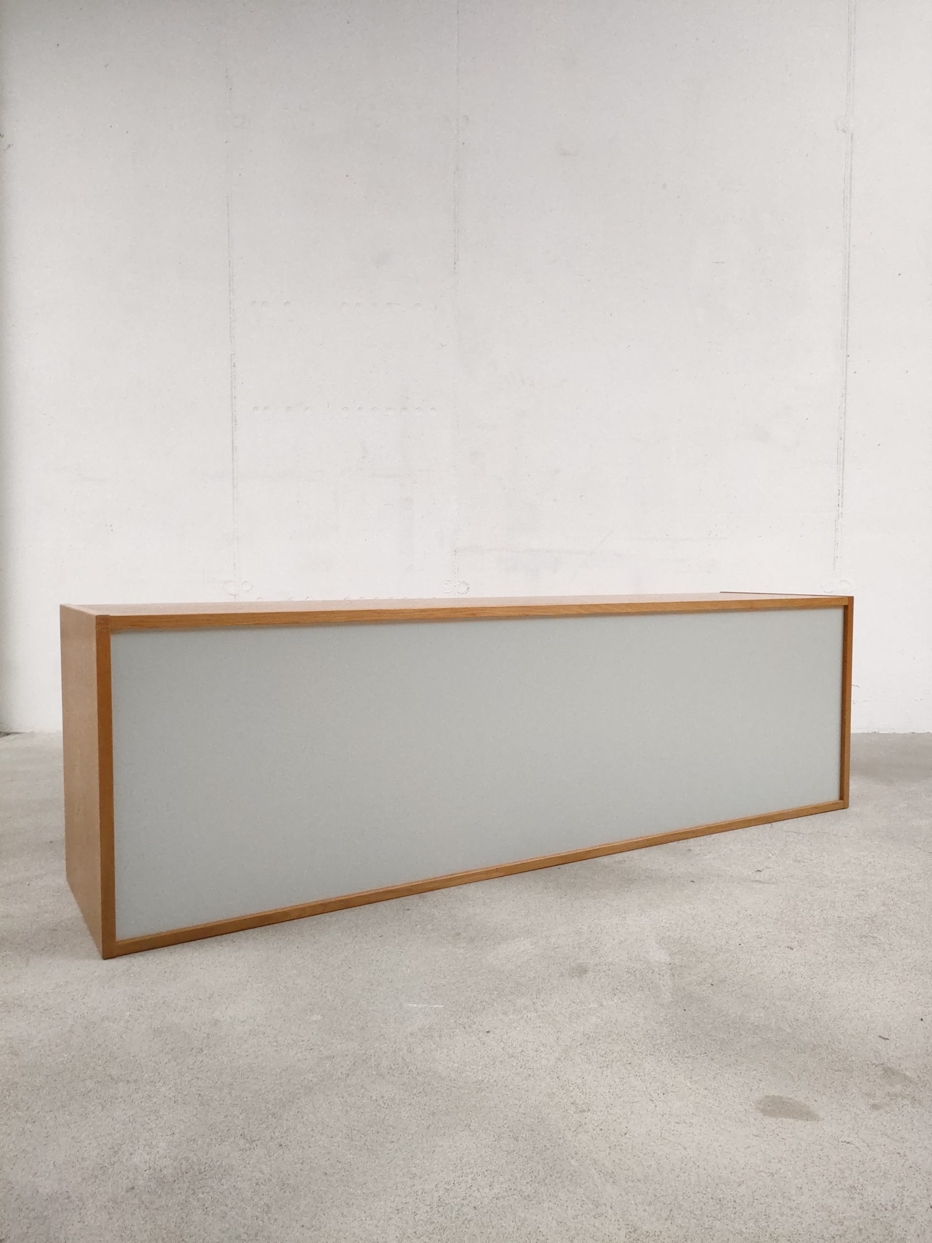 Meuble de rangement à rideaux – Image 15