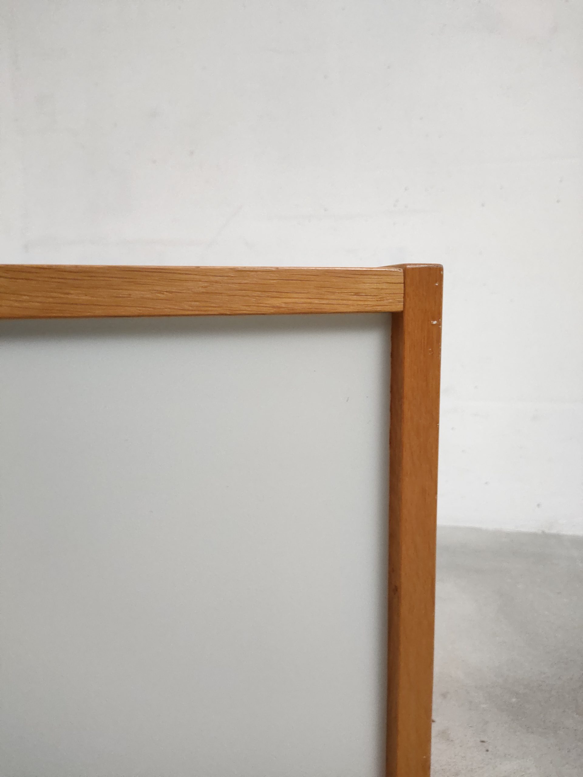 Meuble de rangement à rideaux – Image 16