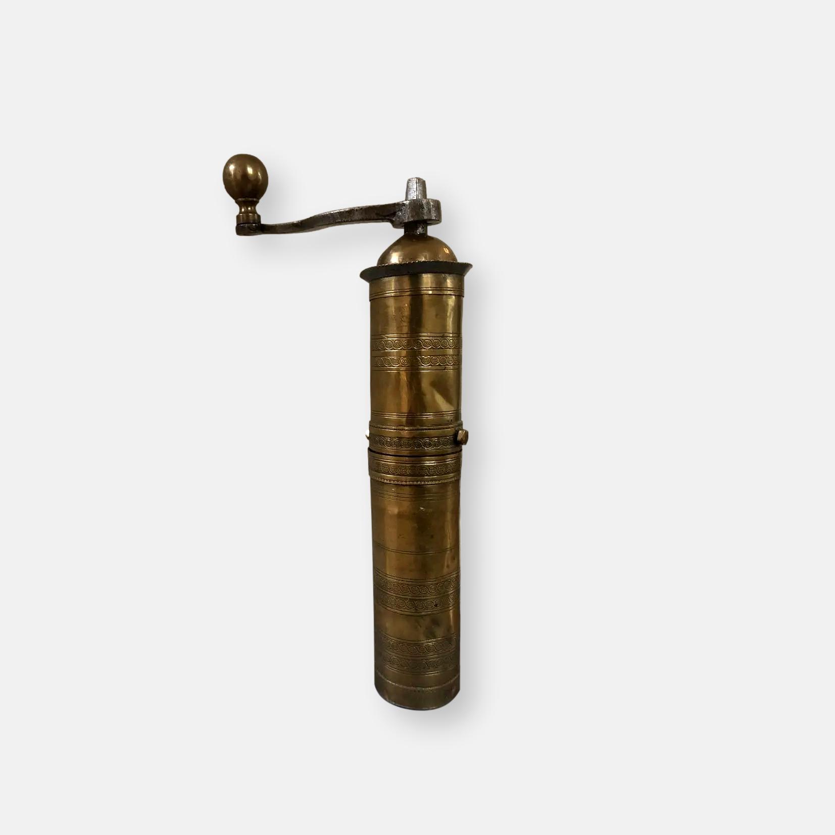 Ancien moulin en cuivre