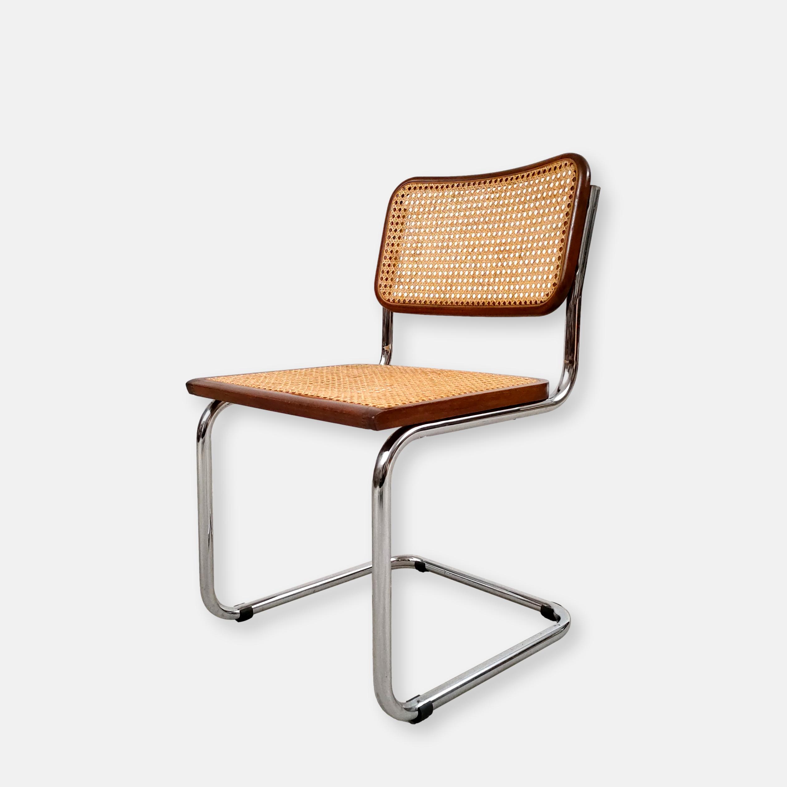 Chaise cantilever en cannage