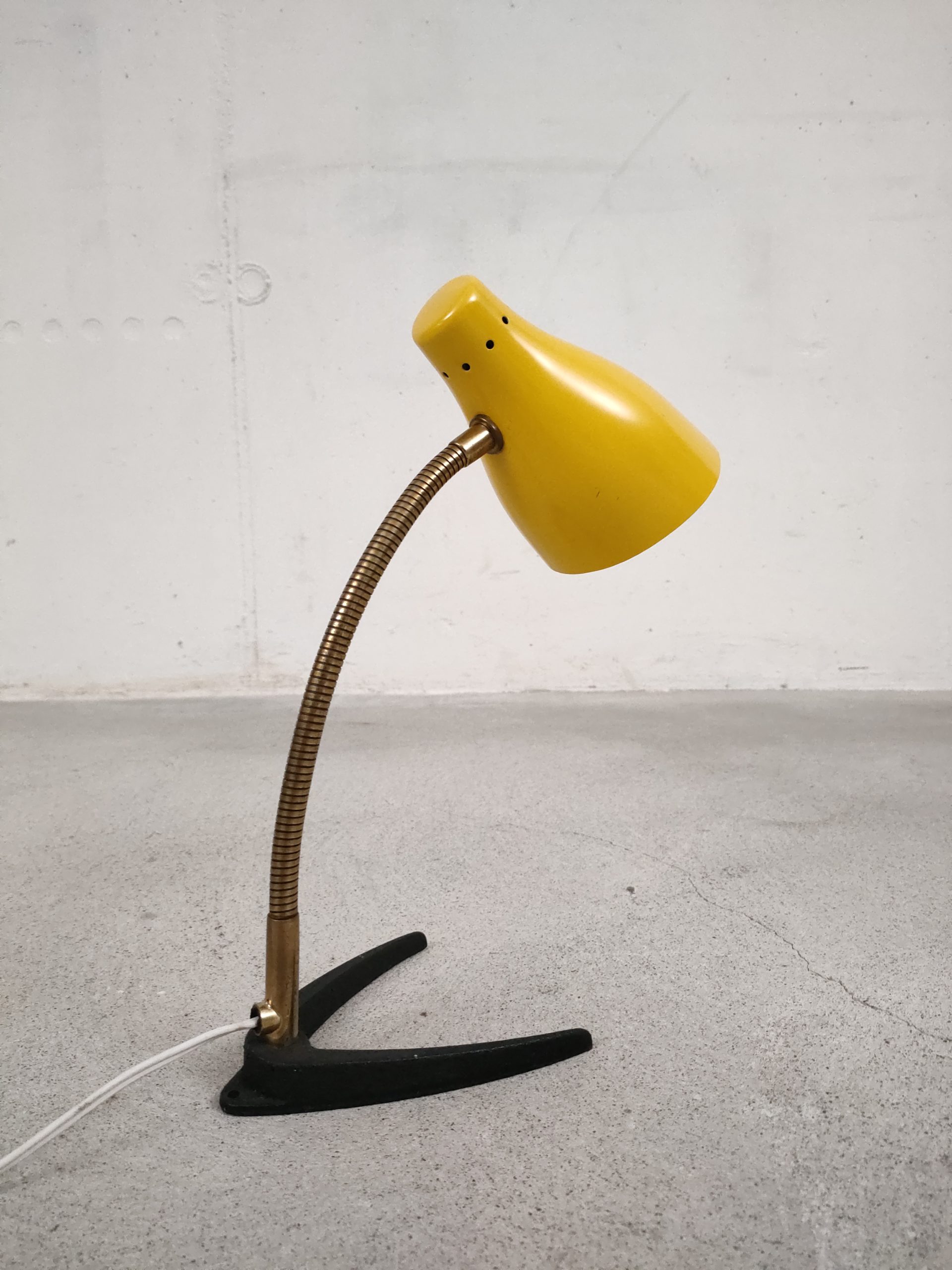 Lampe de table jaune – Image 4
