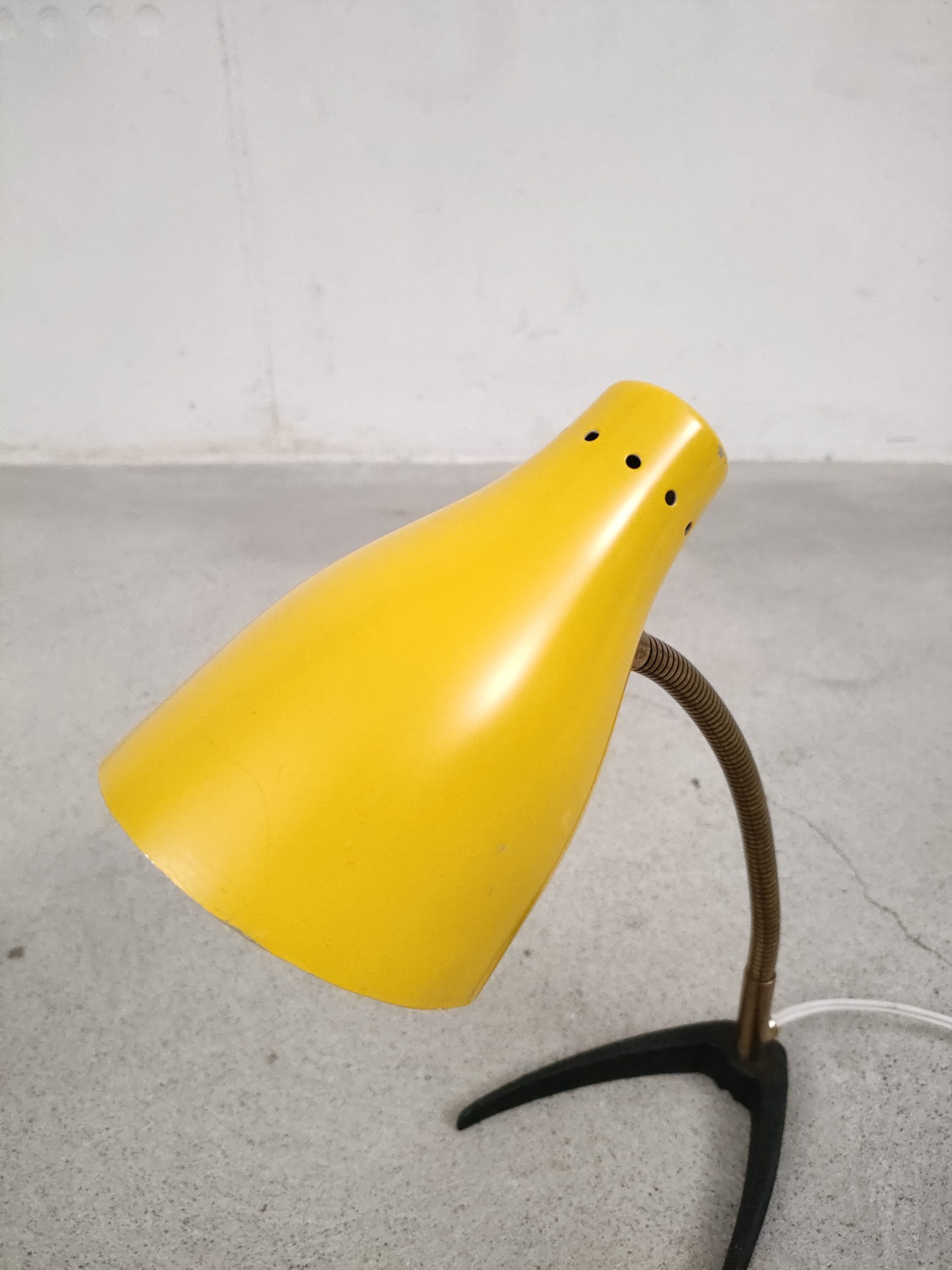 Lampe de table jaune – Image 8