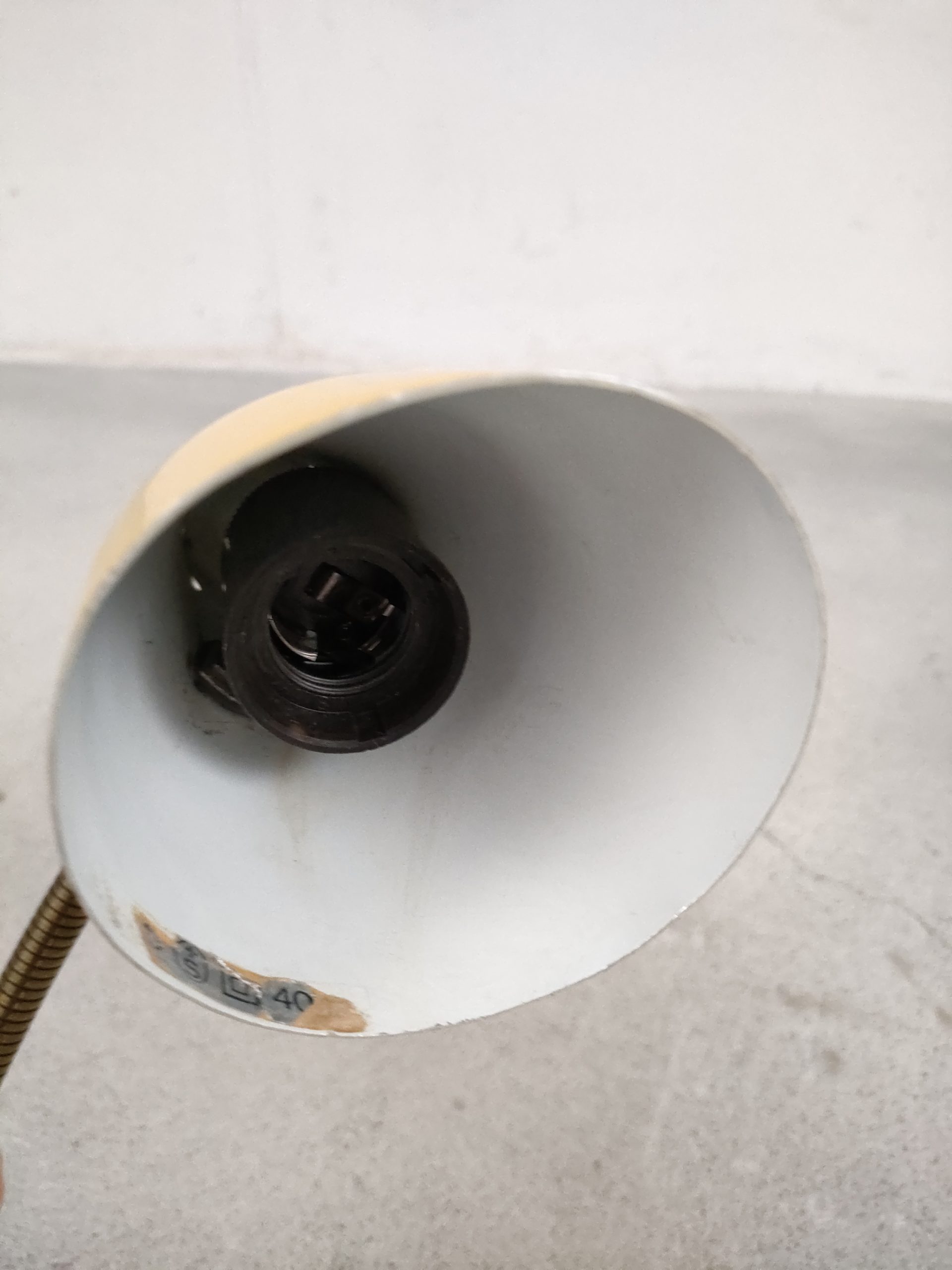 Lampe de table jaune – Image 9