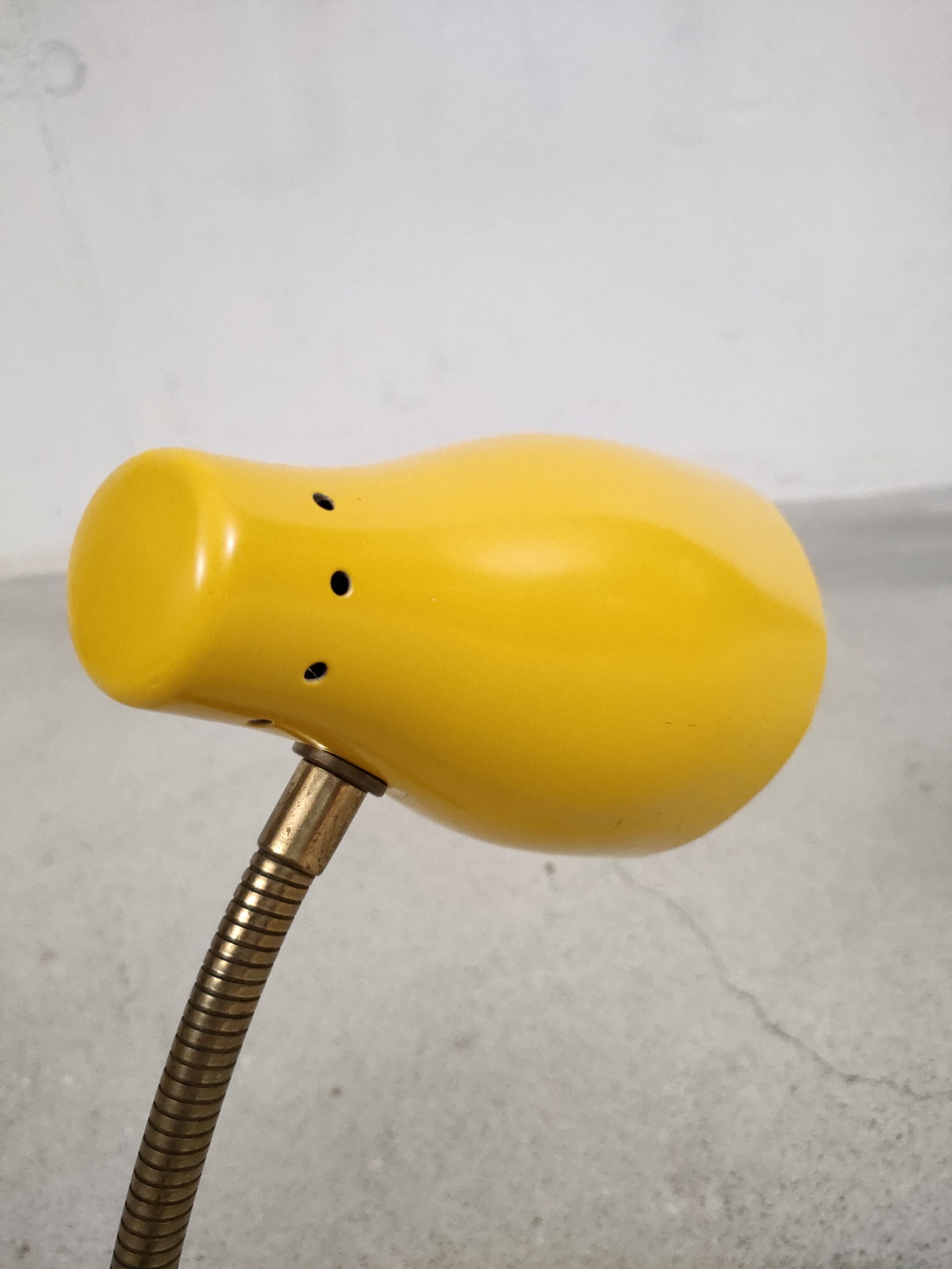 Lampe de table jaune – Image 10