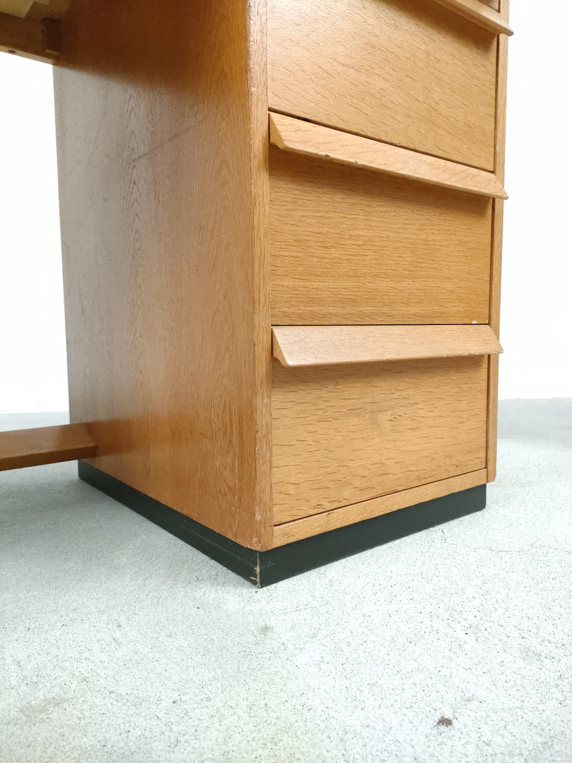 Bureau vintage en bois – Image 11