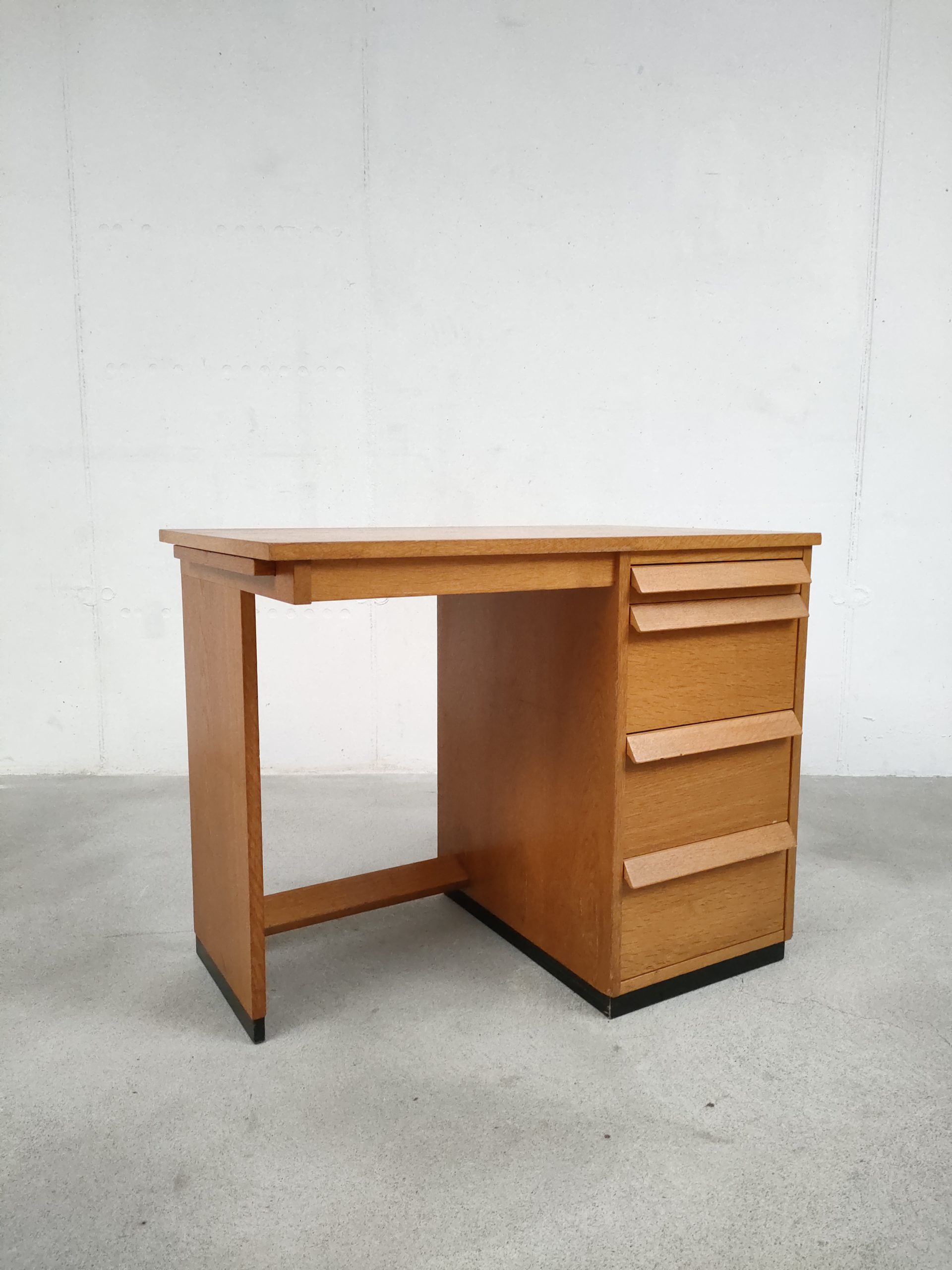 Bureau vintage en bois – Image 4