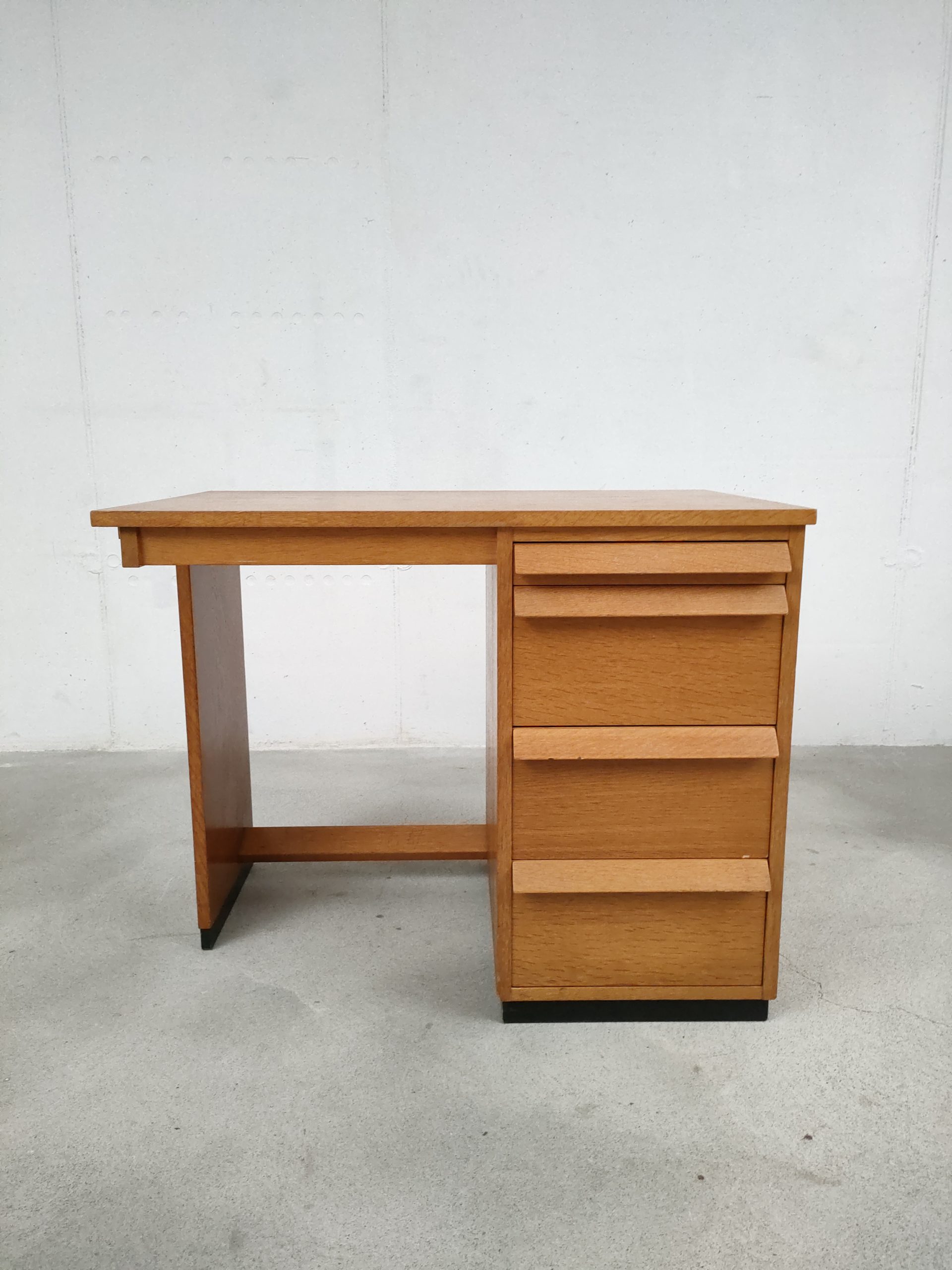 Bureau vintage en bois – Image 16