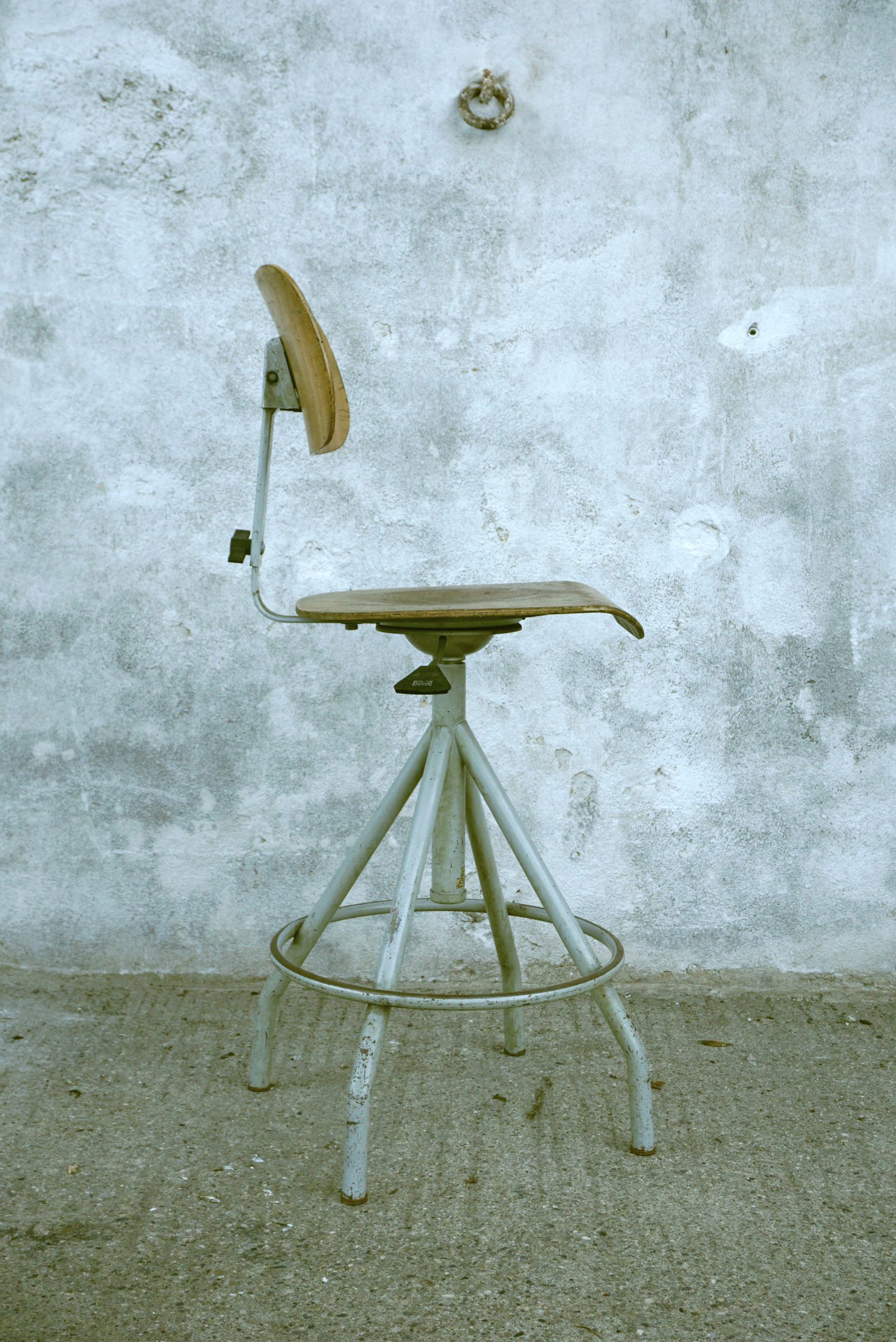 Chaise d'atelier industrielle fabrication Française – Image 4