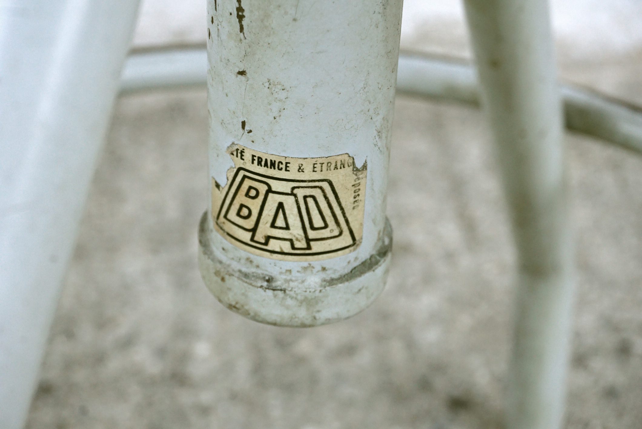 Chaise d'atelier industrielle fabrication Française – Image 8