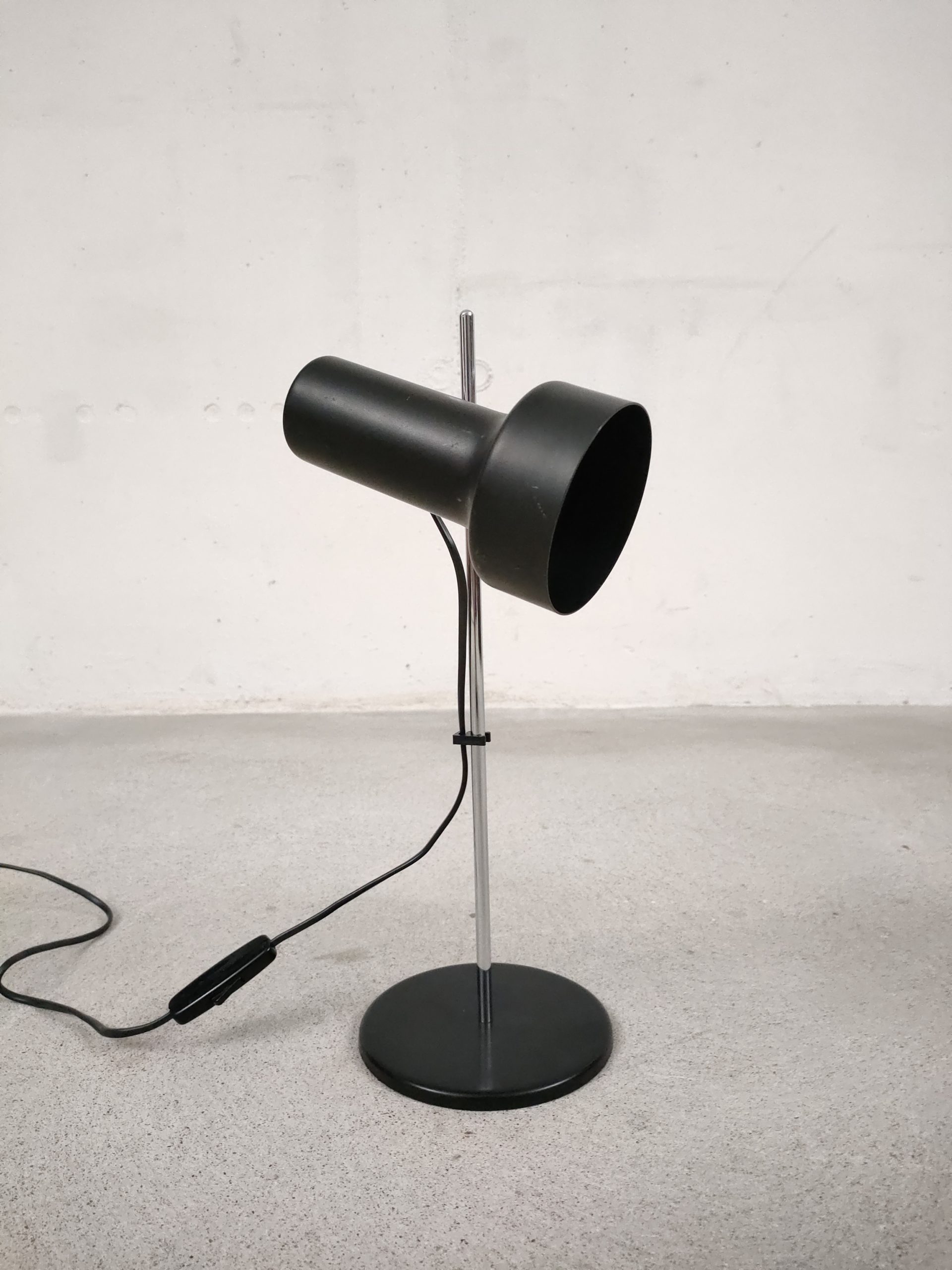 Lampe de table spot noire – Image 3