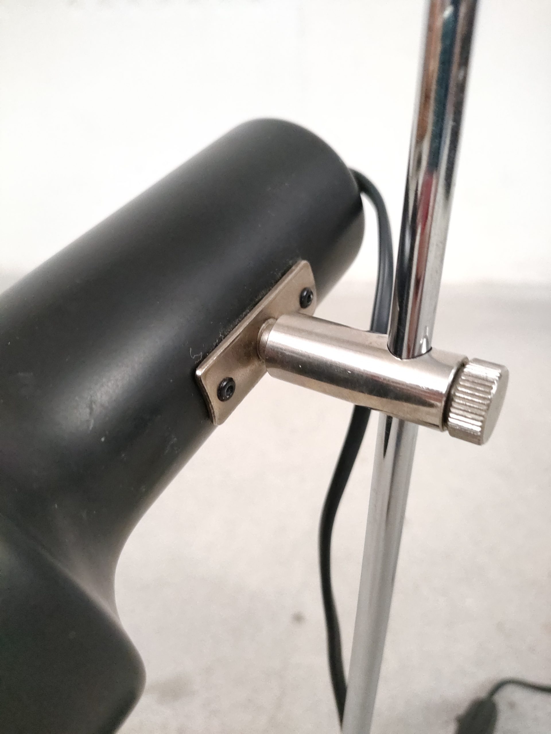 Lampe de table spot noire – Image 7