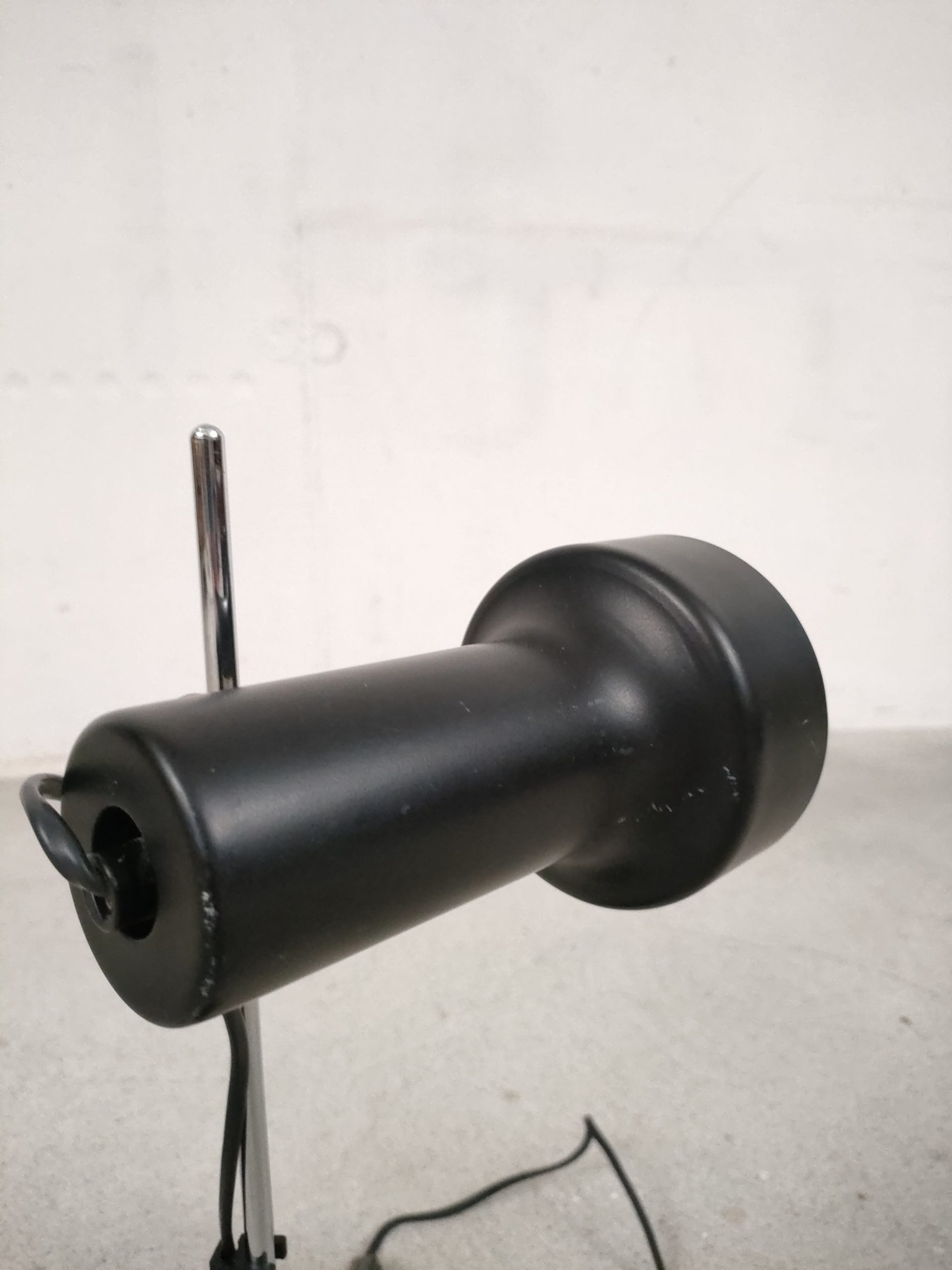 Lampe de table spot noire – Image 8