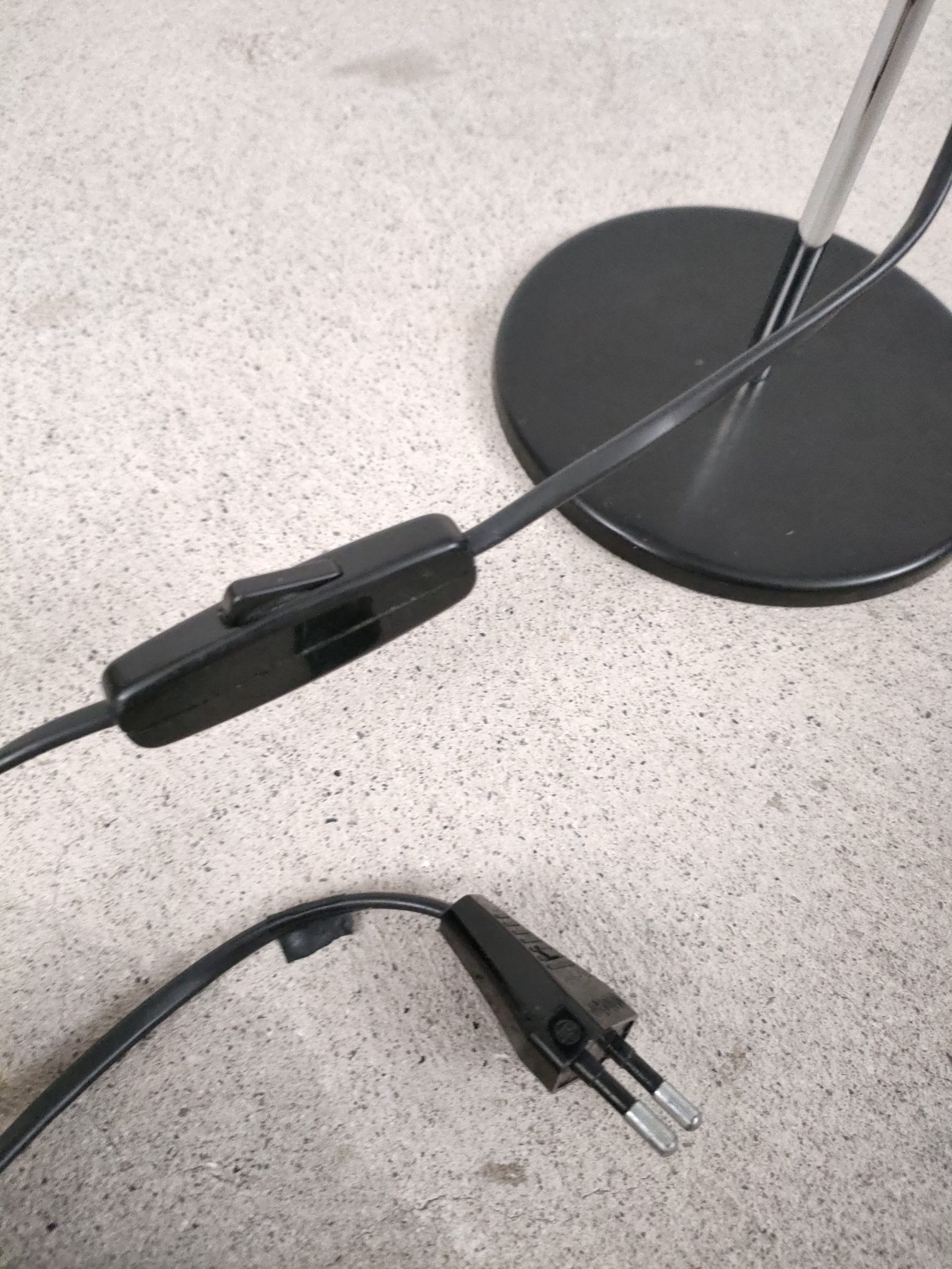 Lampe de table spot noire – Image 9