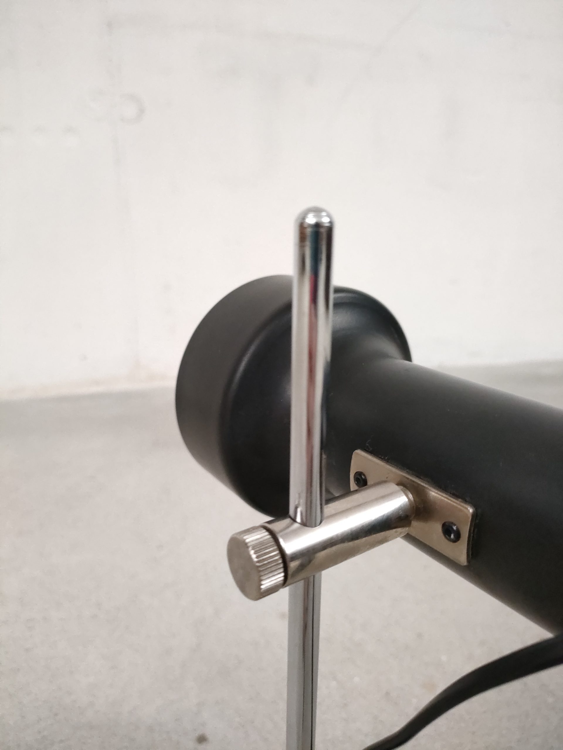 Lampe de table spot noire – Image 10