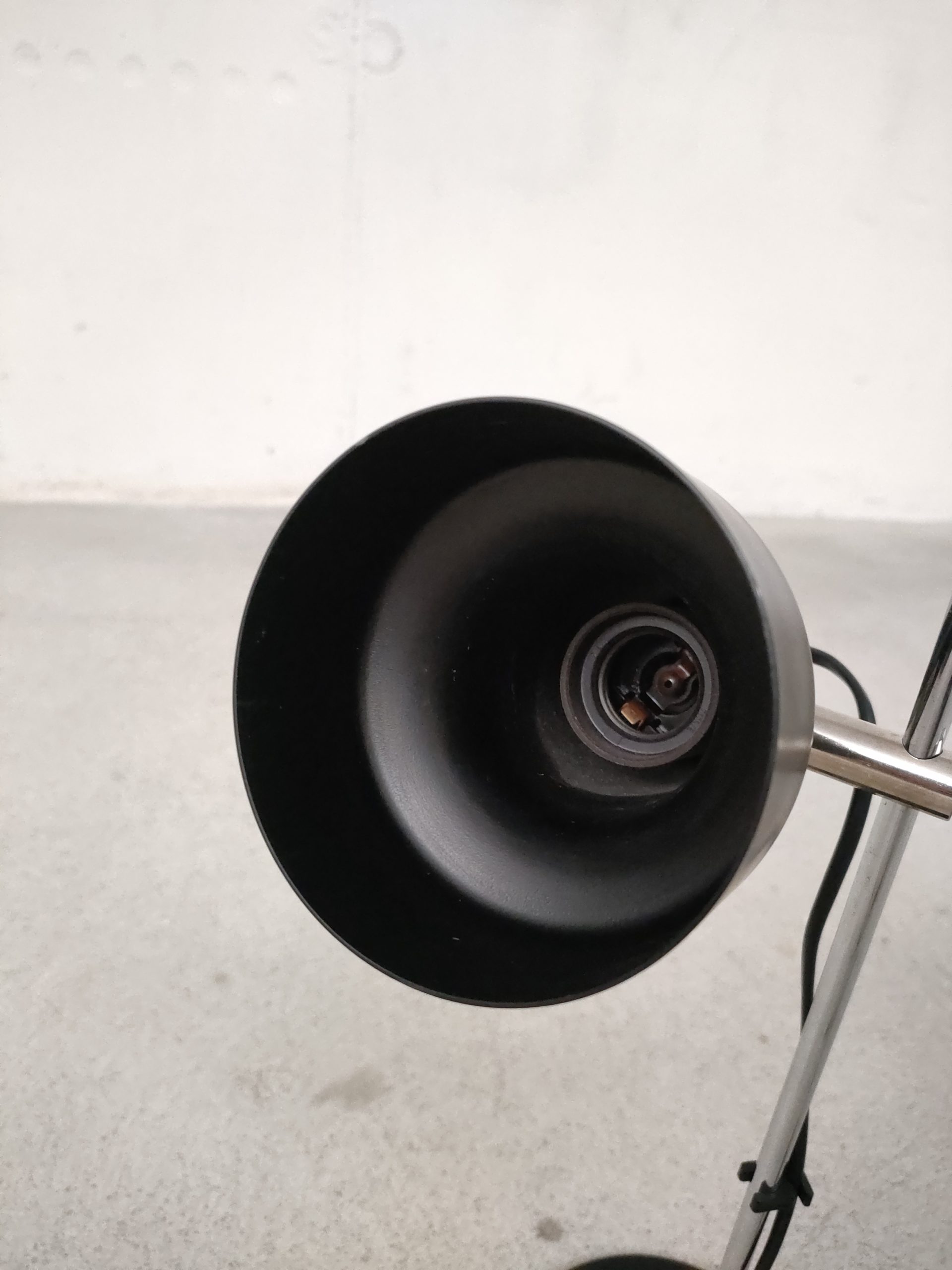 Lampe de table spot noire – Image 11