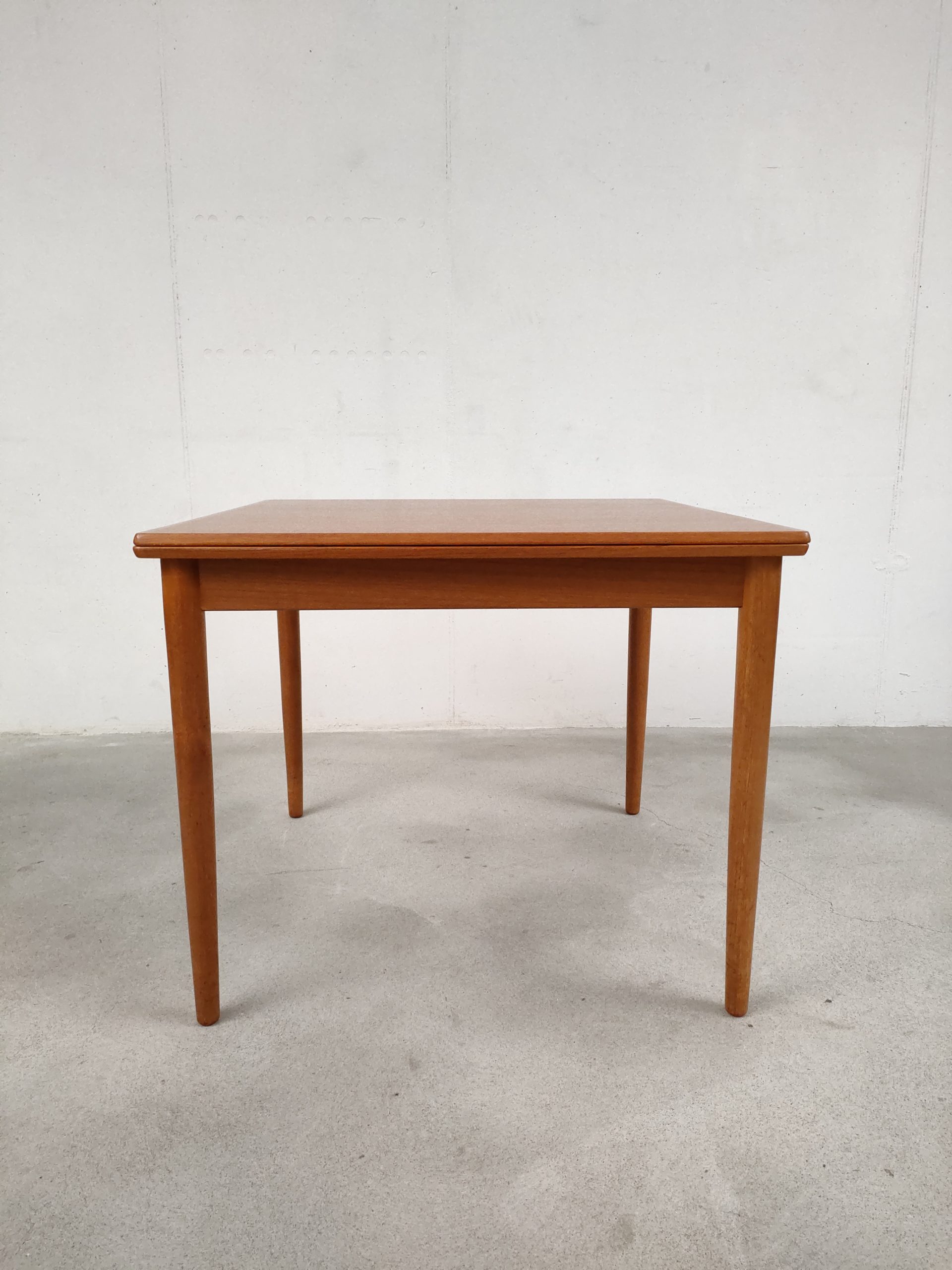 Table à manger scandinave extensible – Image 3