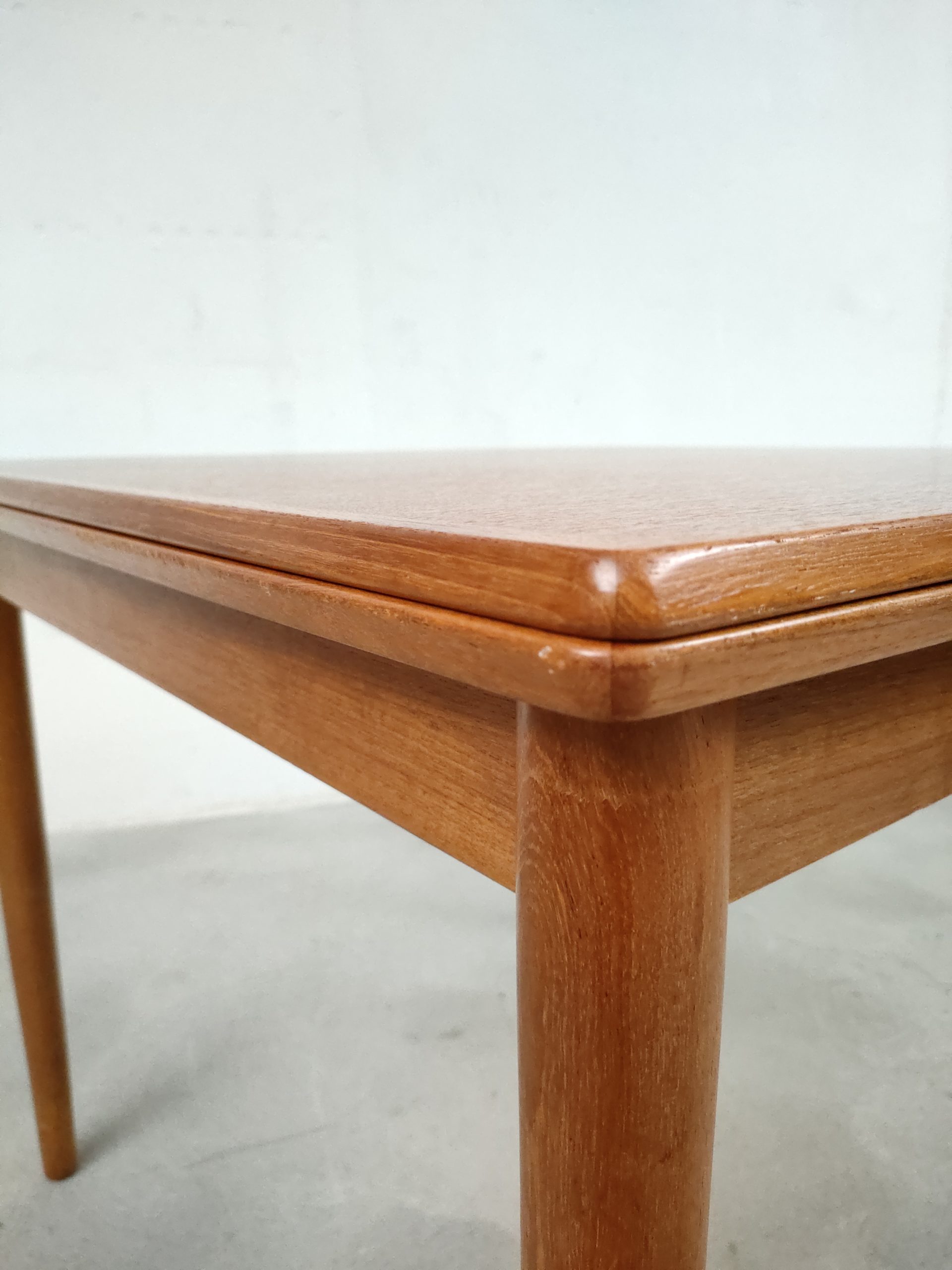 Table à manger scandinave extensible – Image 10