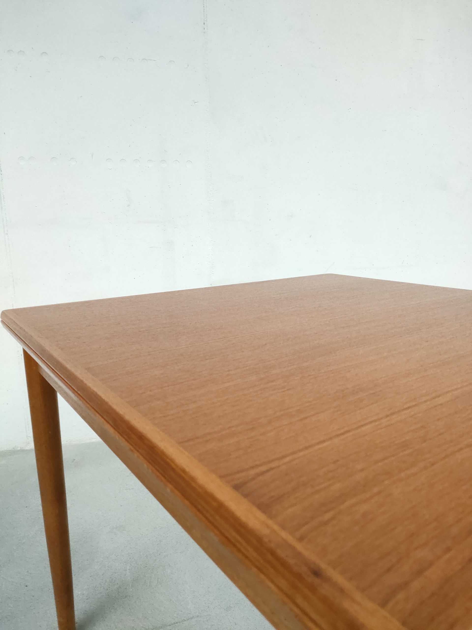 Table à manger scandinave extensible – Image 13