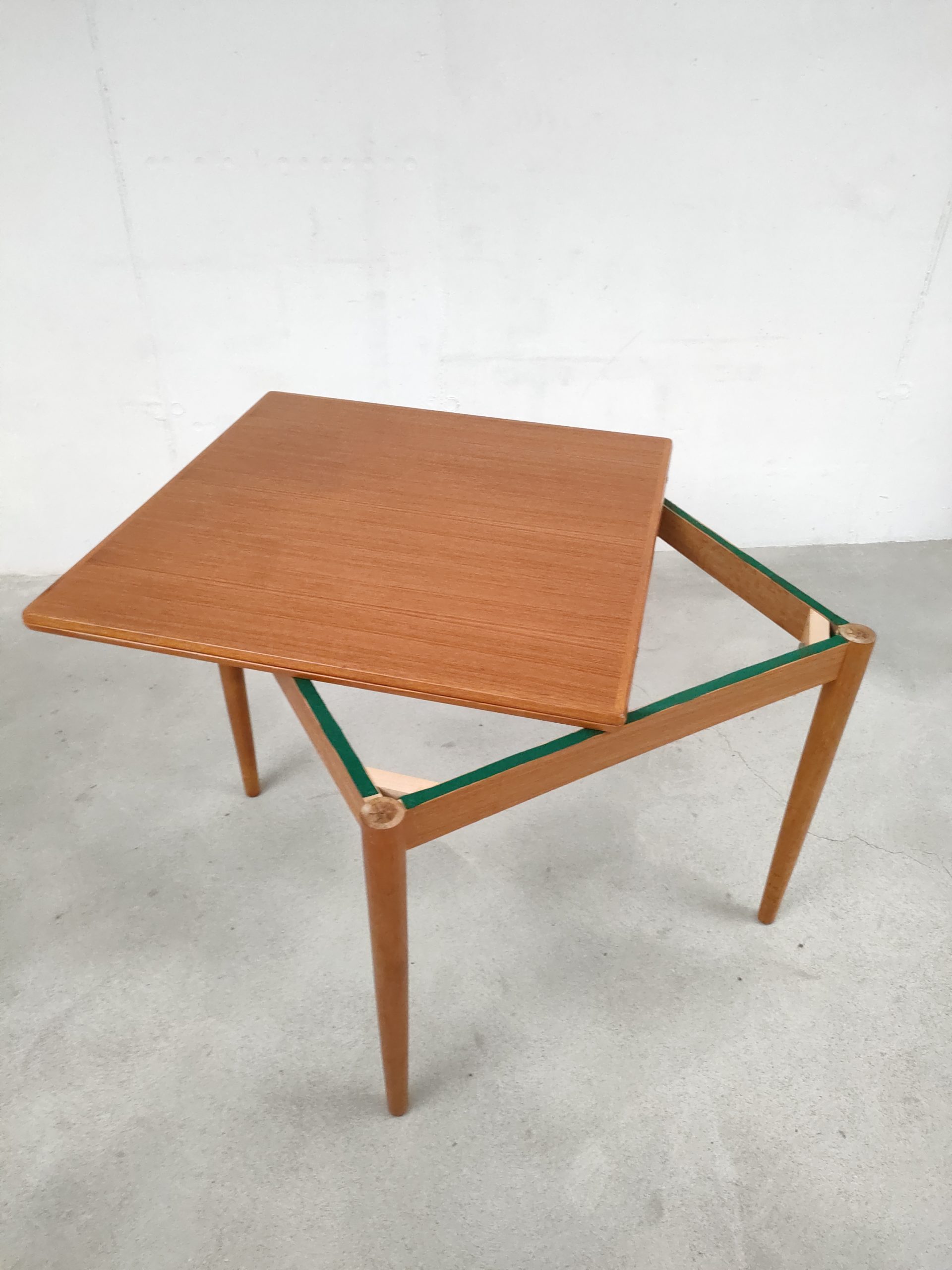 Table à manger scandinave extensible – Image 4