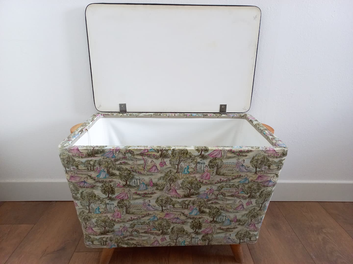 Coffre de rangement vintage – Image 3