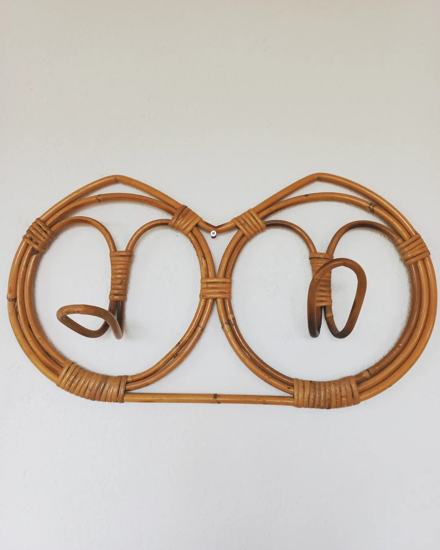 Porte-manteau en rotin avec cintres – Bild 2