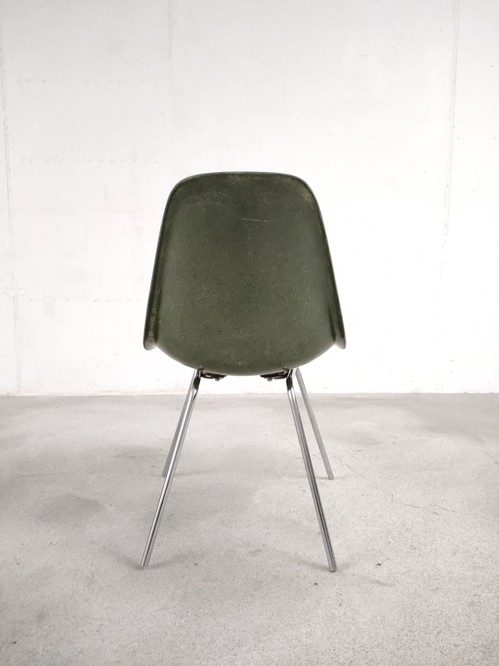 Set de 4 chaises Eames DSX couleur forest green – Image 11
