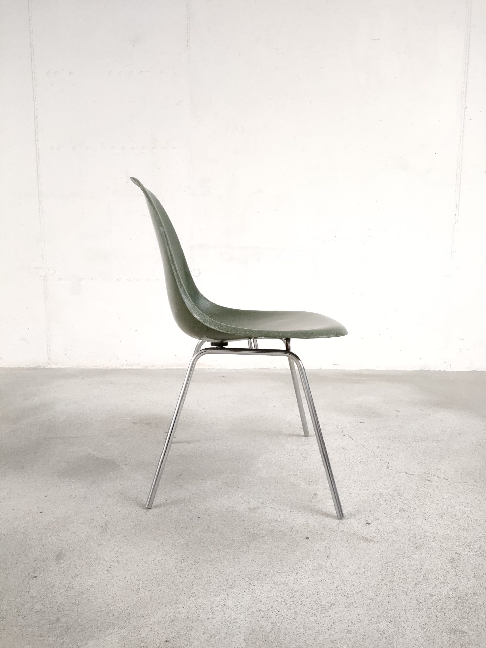 Set de 4 chaises Eames DSX couleur forest green – Image 13