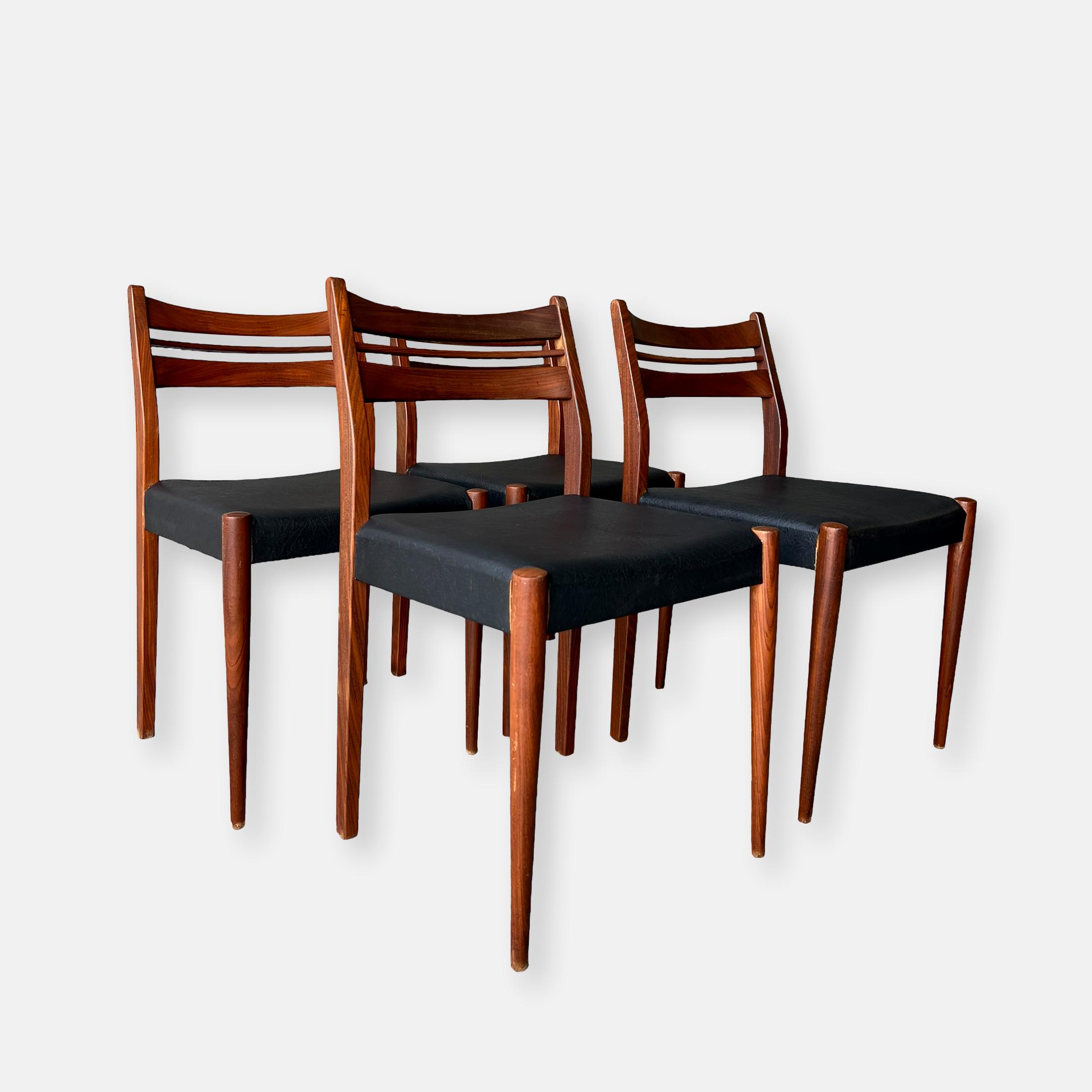 Série de 4 chaises scandinaves