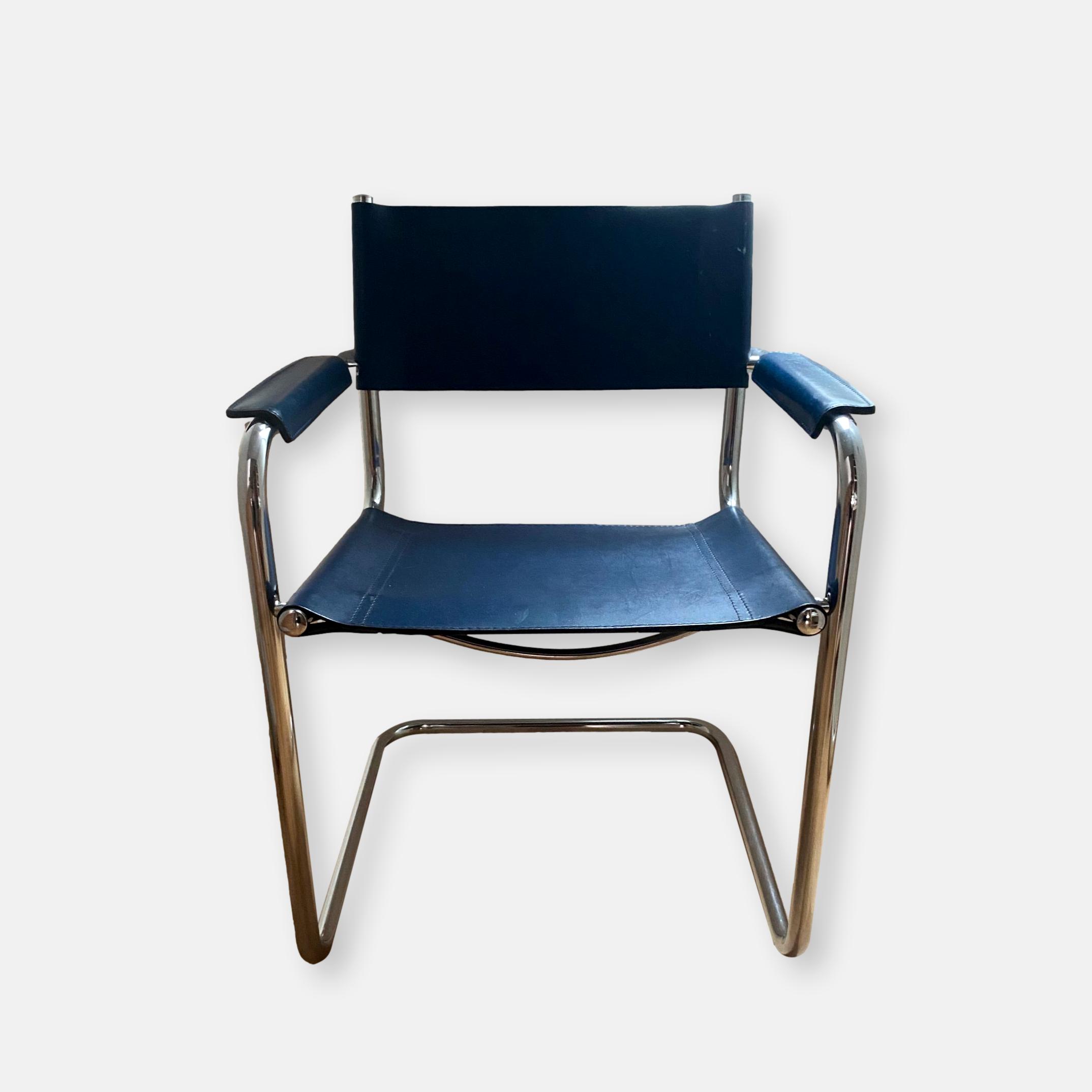 Chaise en acier tubulaire et cuir bleu
