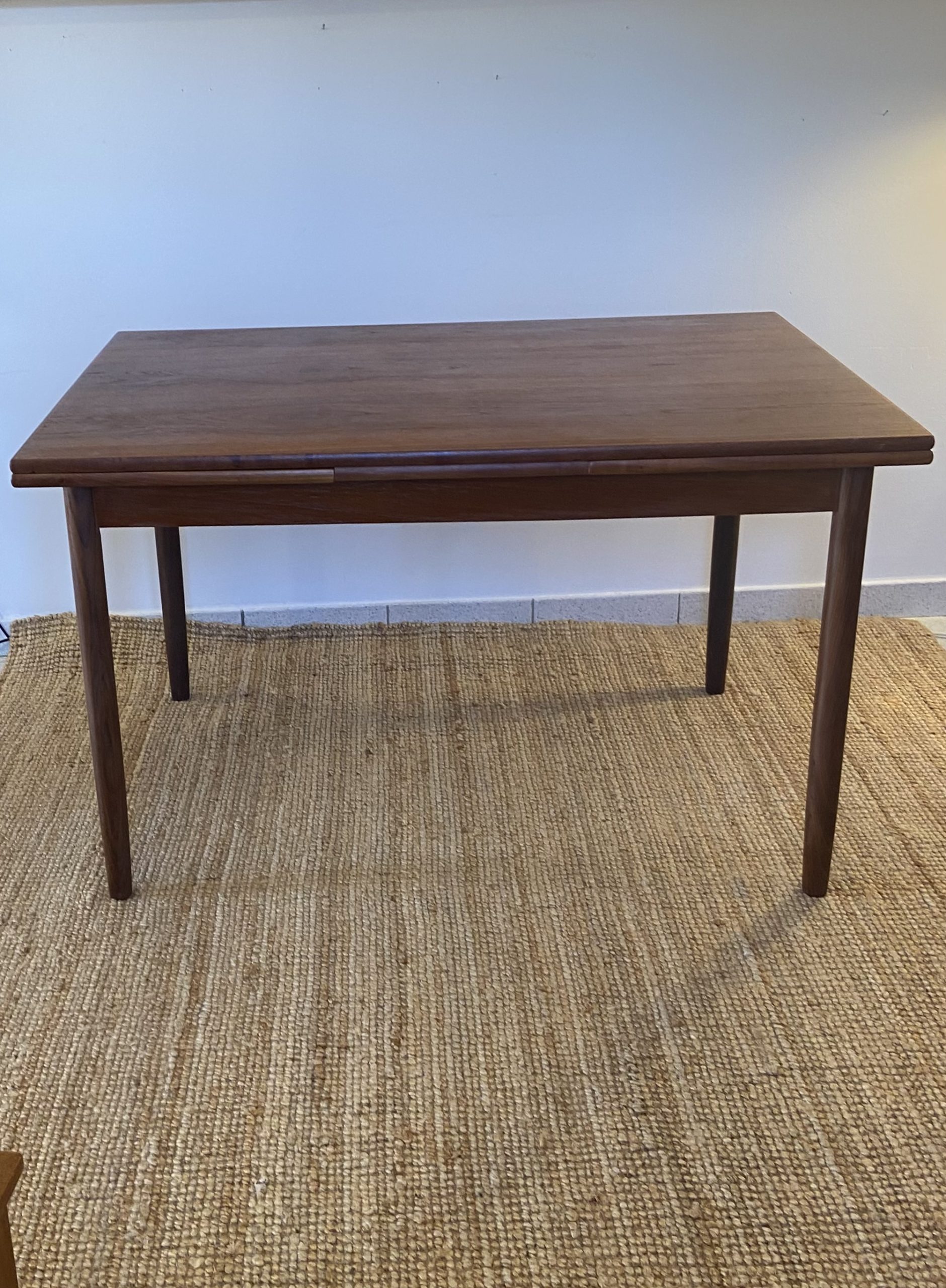 Table en teck vintage avec rallonges – Image 3