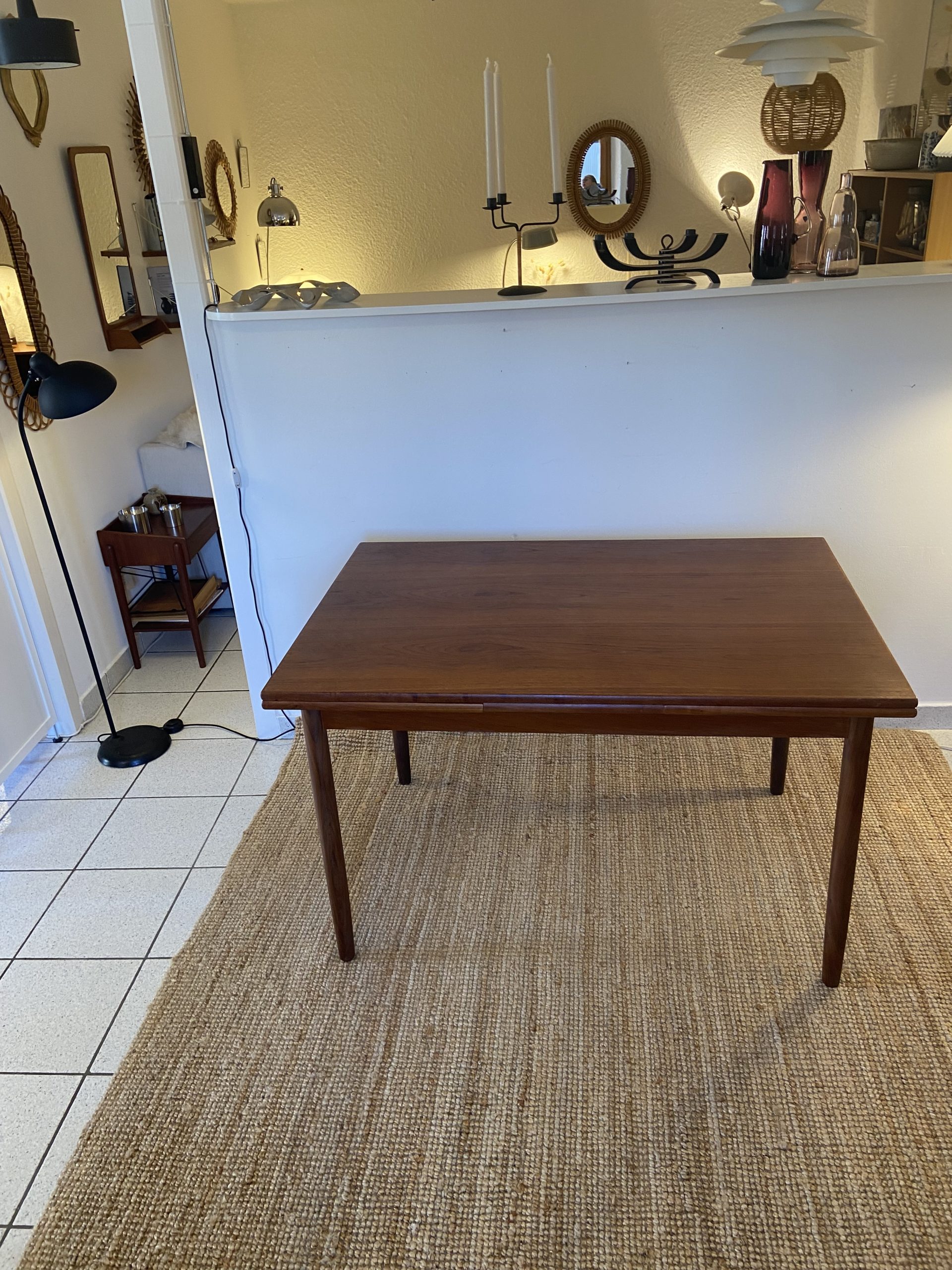 Table en teck vintage avec rallonges – Image 4