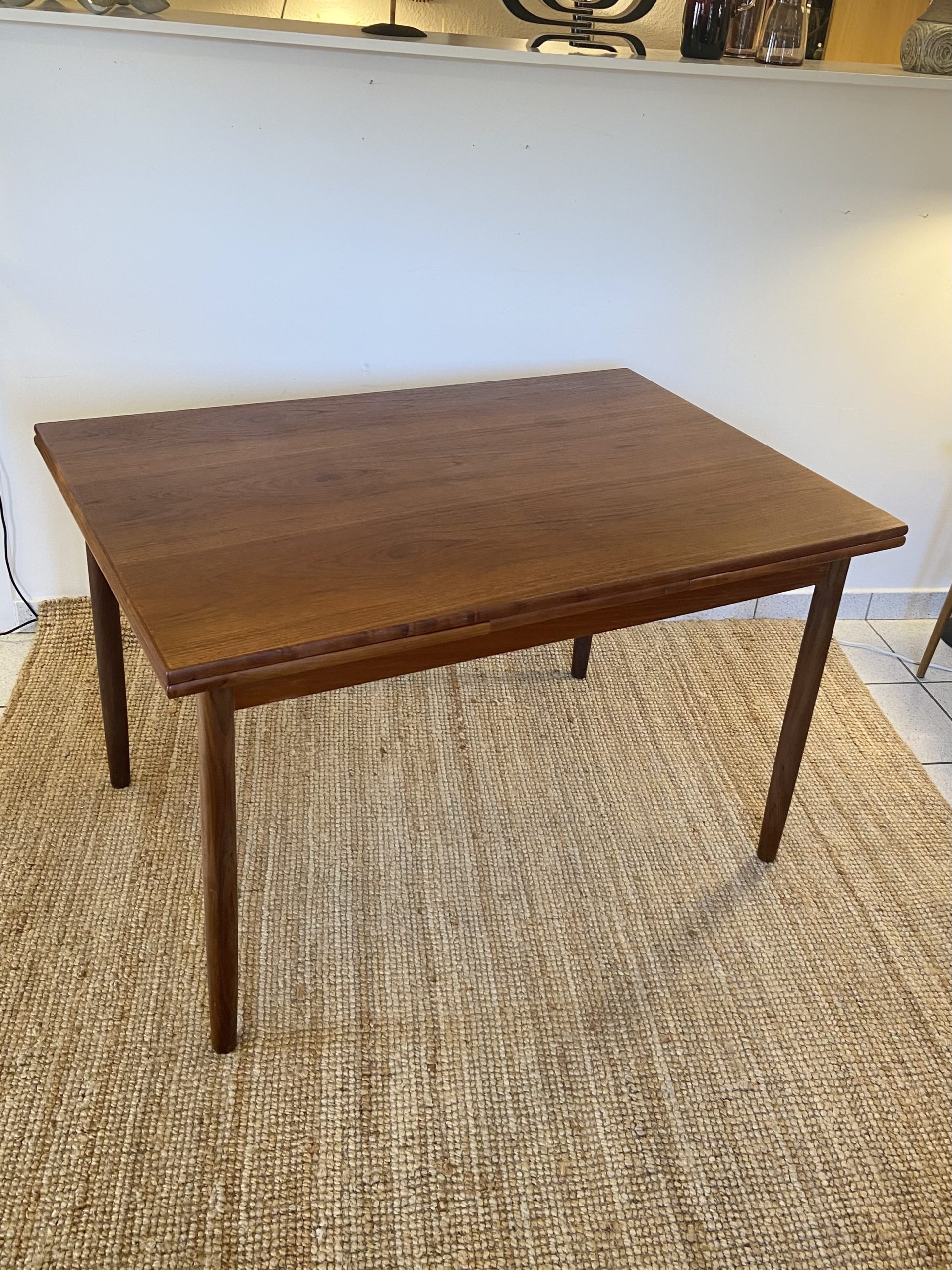 Table en teck vintage avec rallonges – Image 2