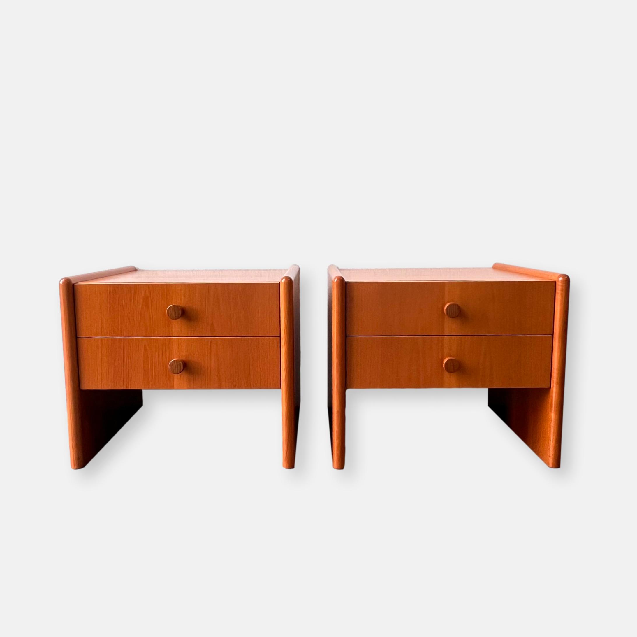 tables de chevet en teck midcentury